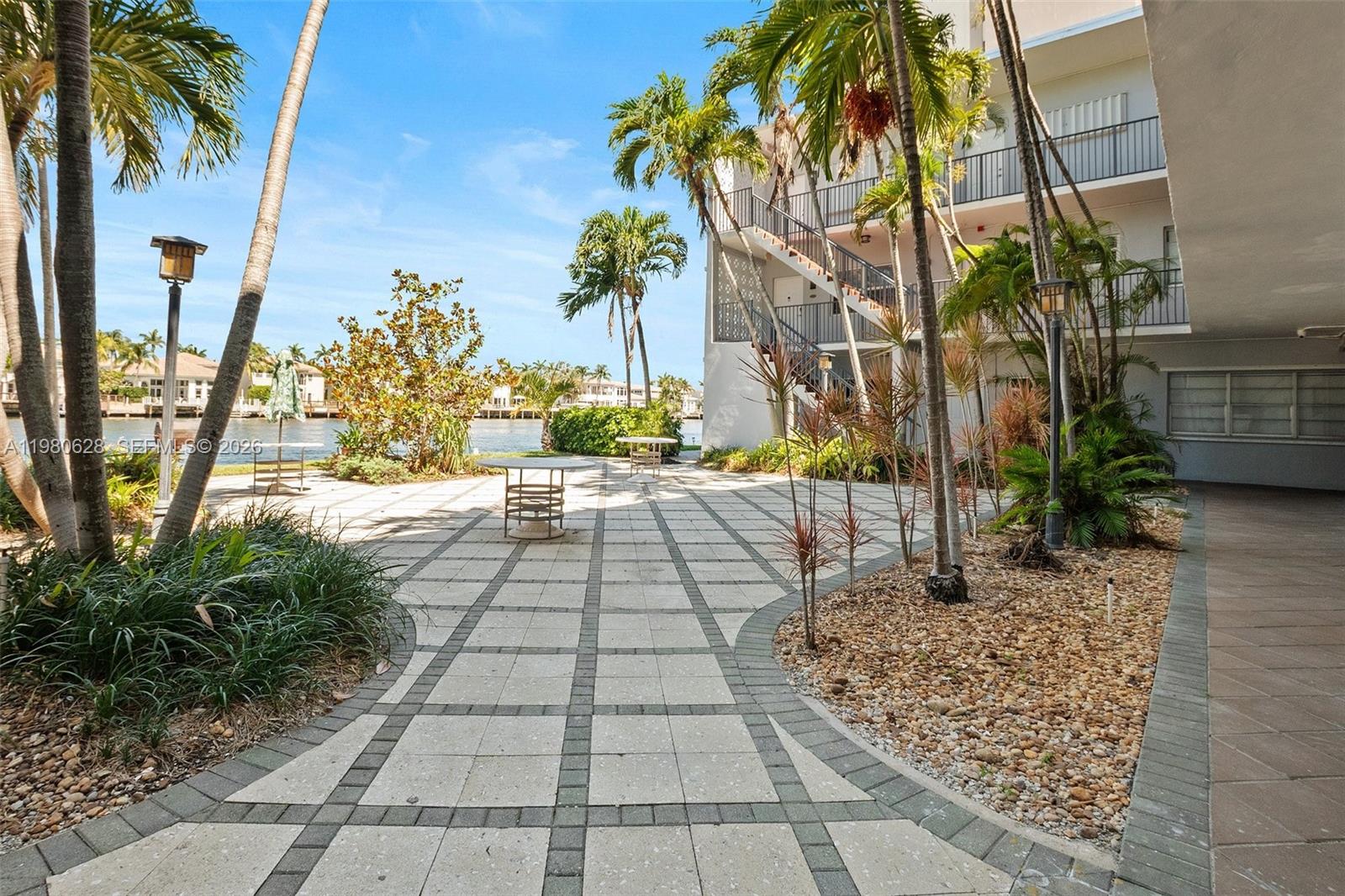WATERWAY @ HOLLYWOOD BEAC - Residential