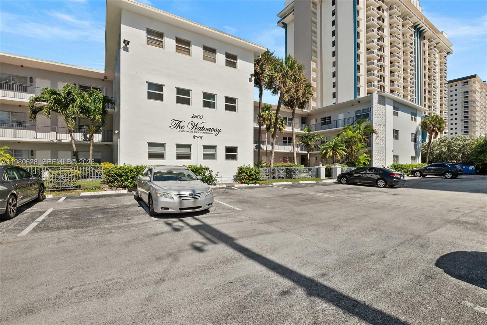 WATERWAY @ HOLLYWOOD BEAC - Residential