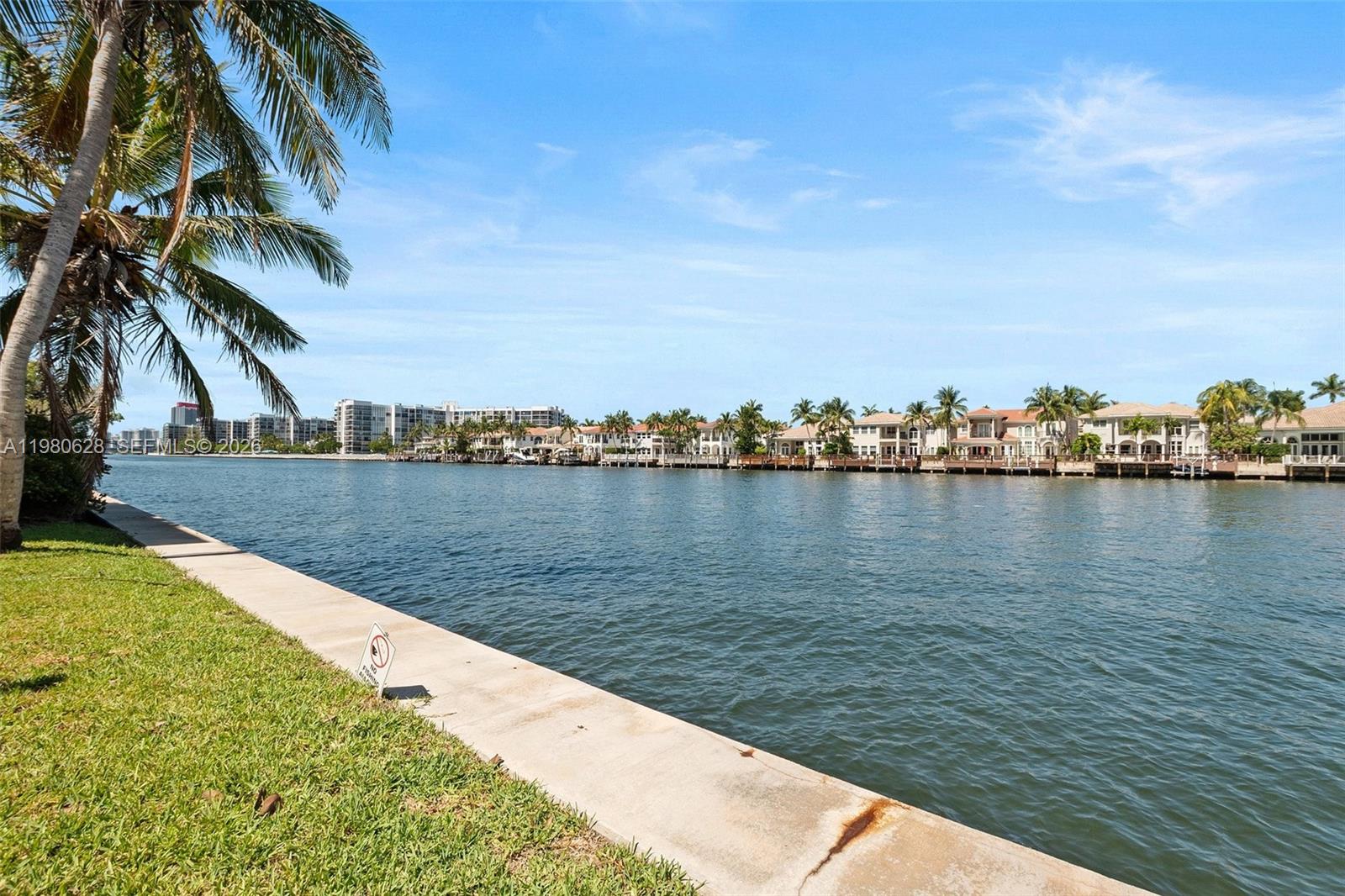 WATERWAY @ HOLLYWOOD BEAC - Residential