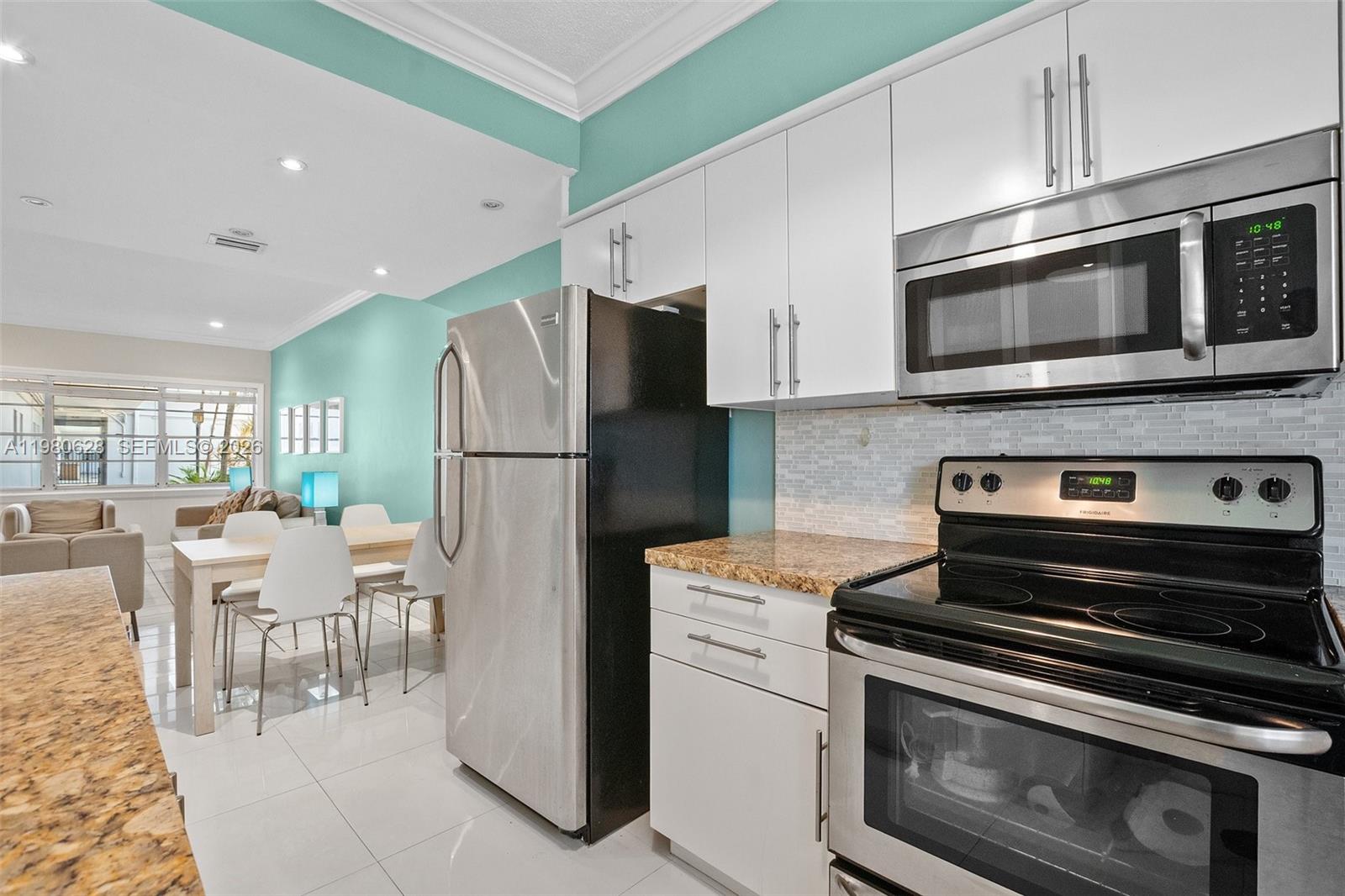 WATERWAY @ HOLLYWOOD BEAC - Residential