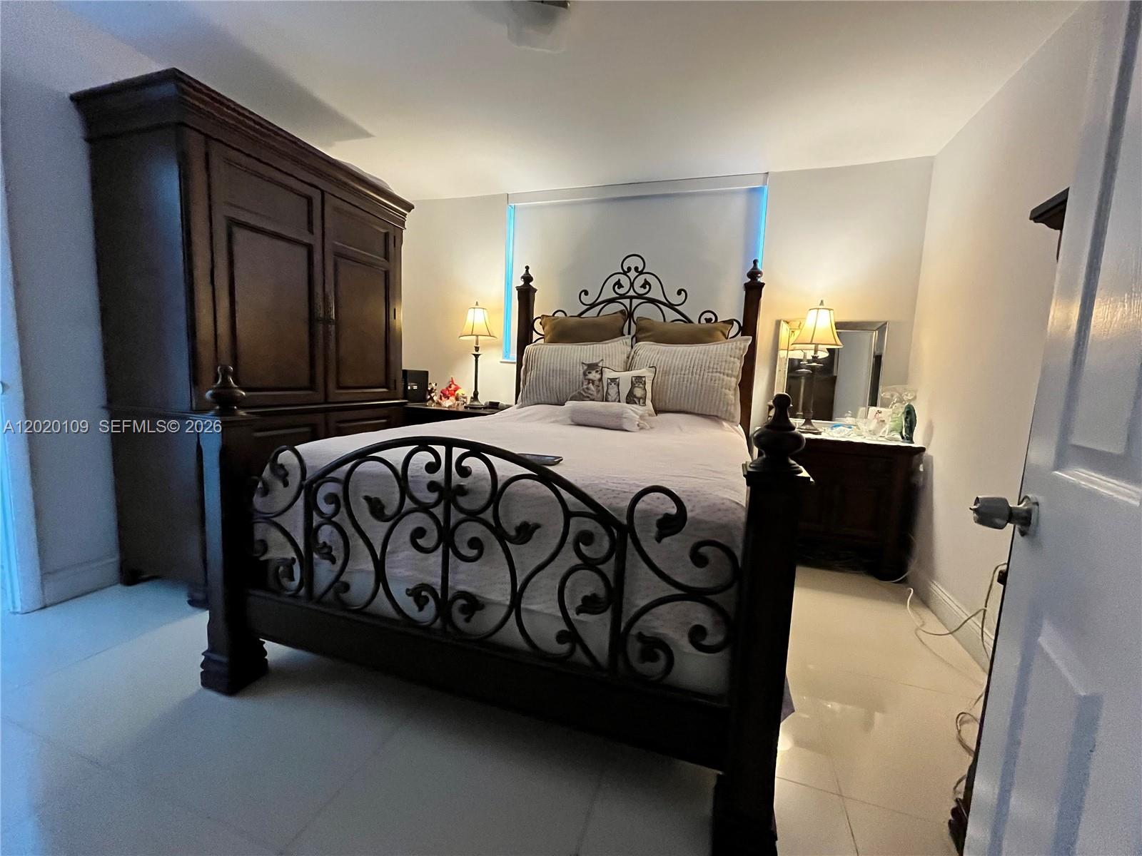 5050 Condominium - Residential