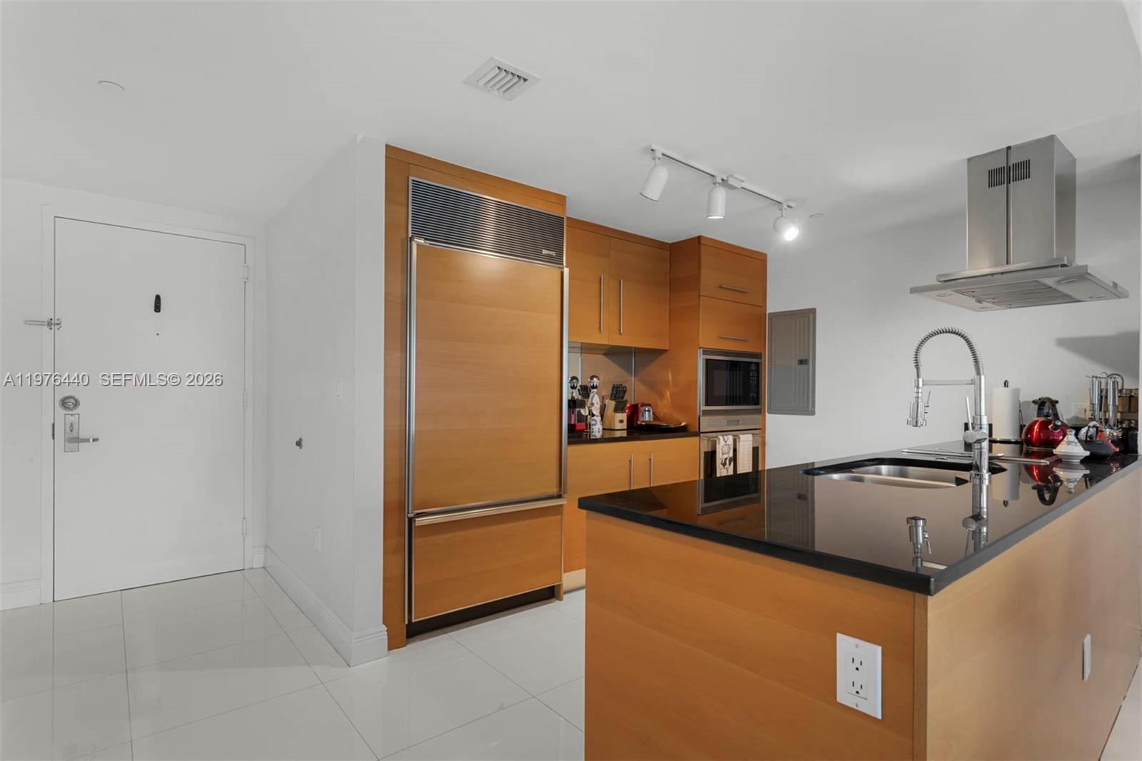 ICON BRICKELL NO TWO COND - Residential