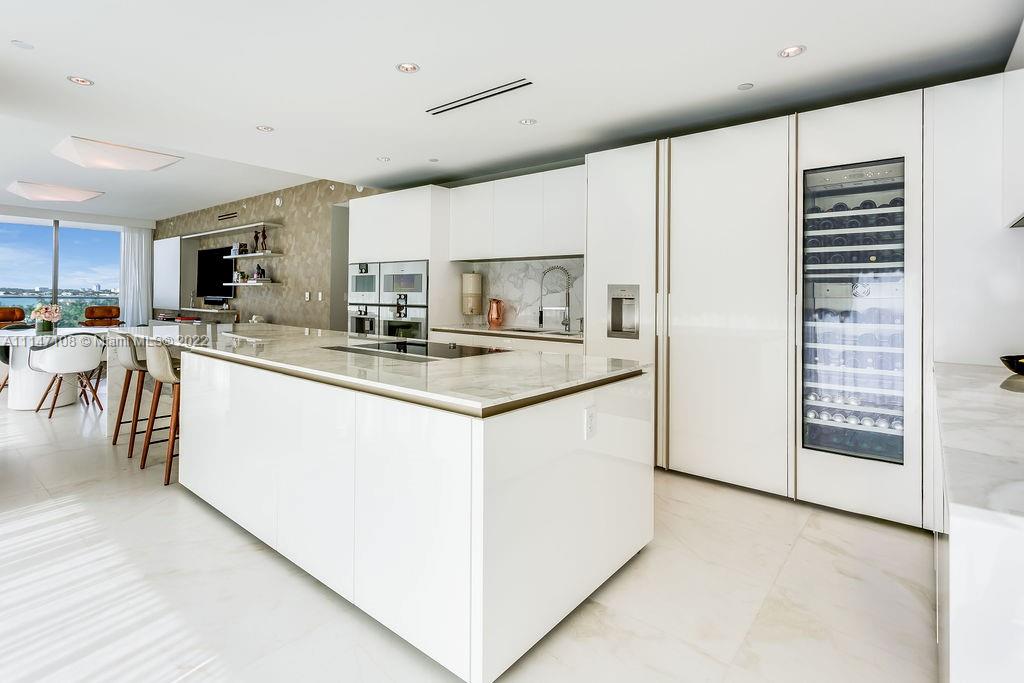 OCEANA BAL HARBOUR CONDO - Residential