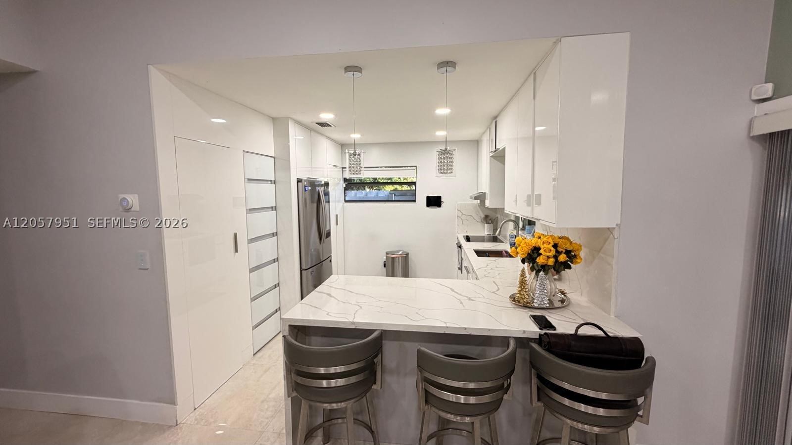 POINT LAKE VILLAS I CONDO - Residential