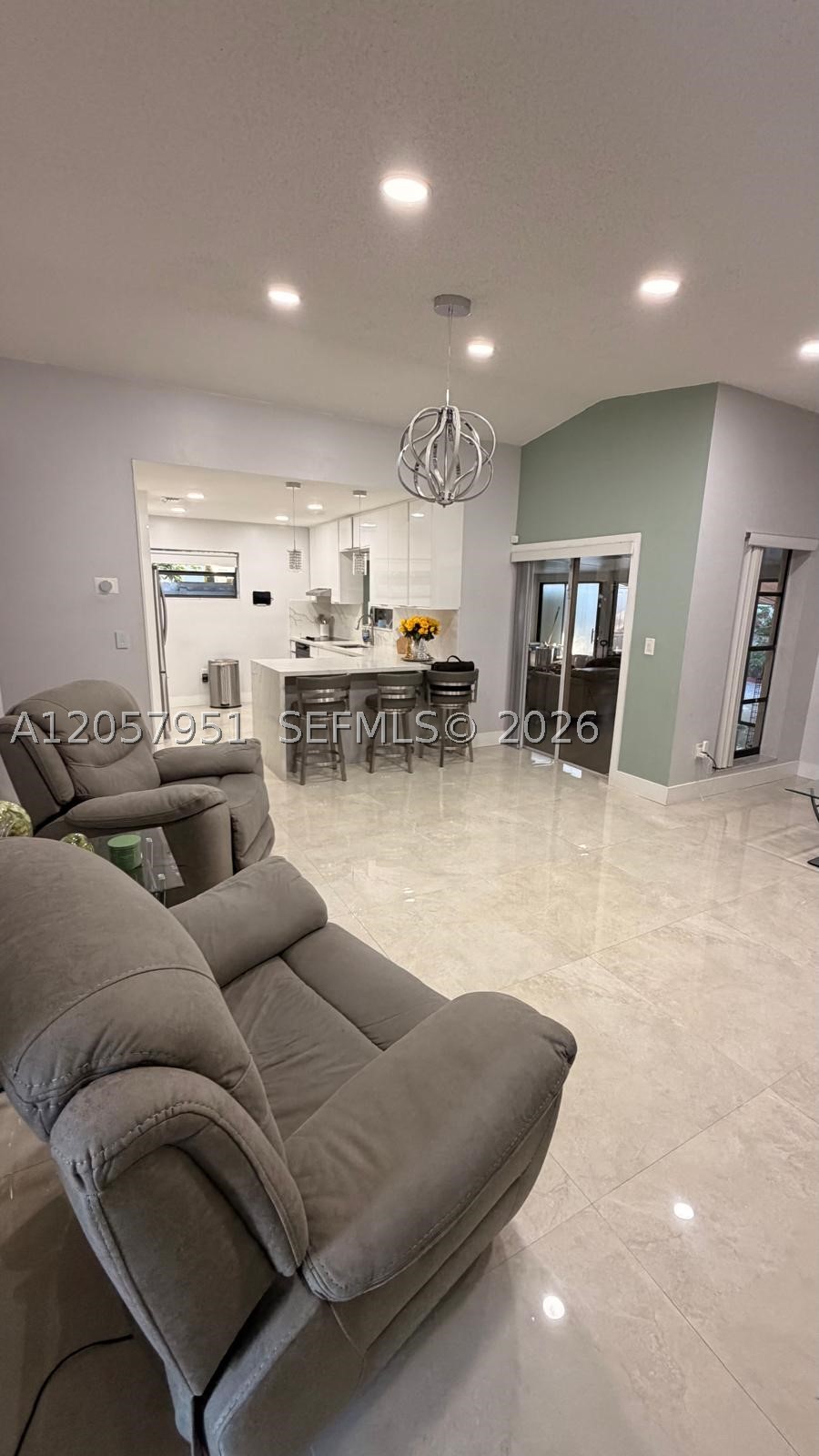 POINT LAKE VILLAS I CONDO - Residential