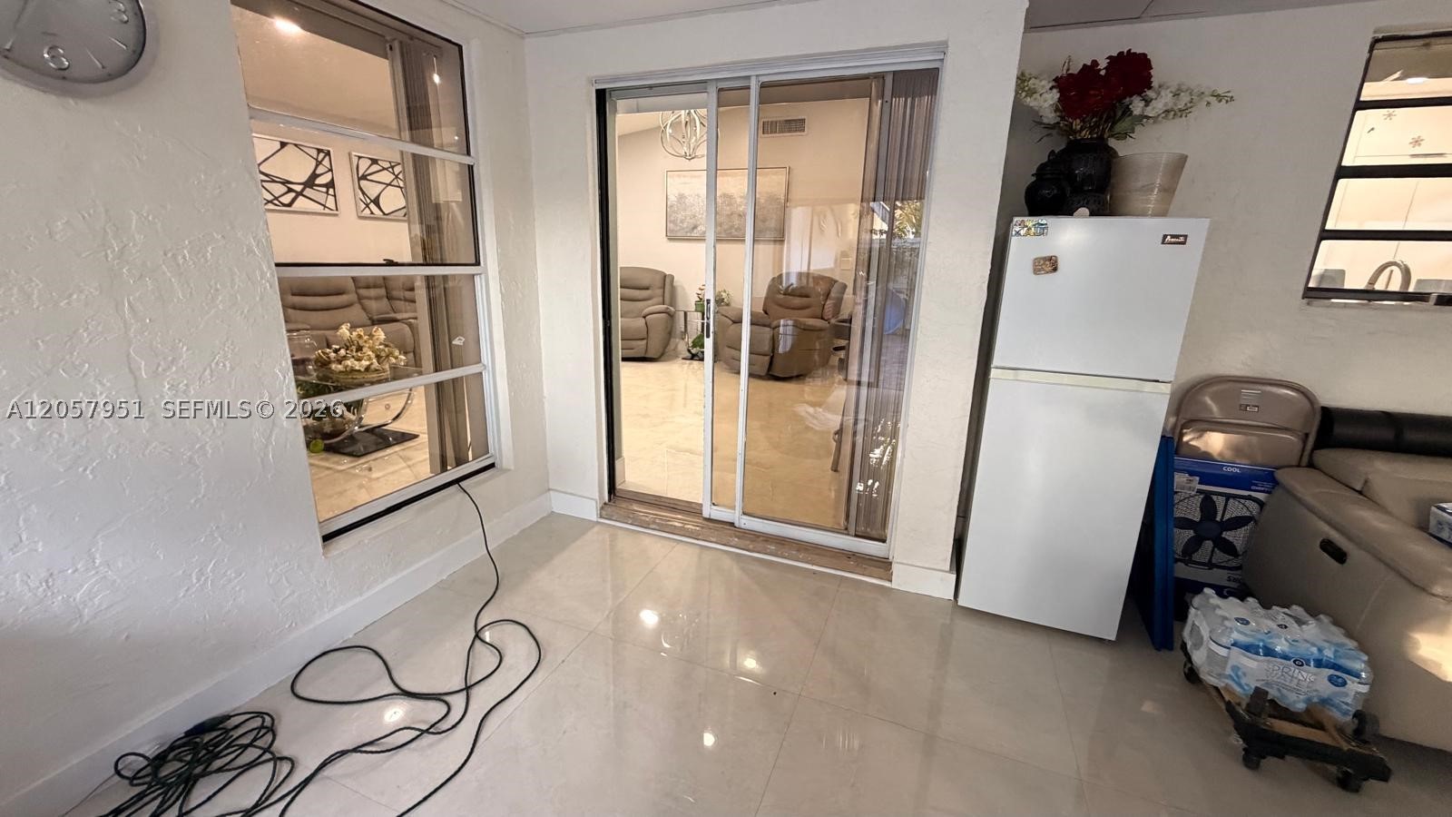 POINT LAKE VILLAS I CONDO - Residential