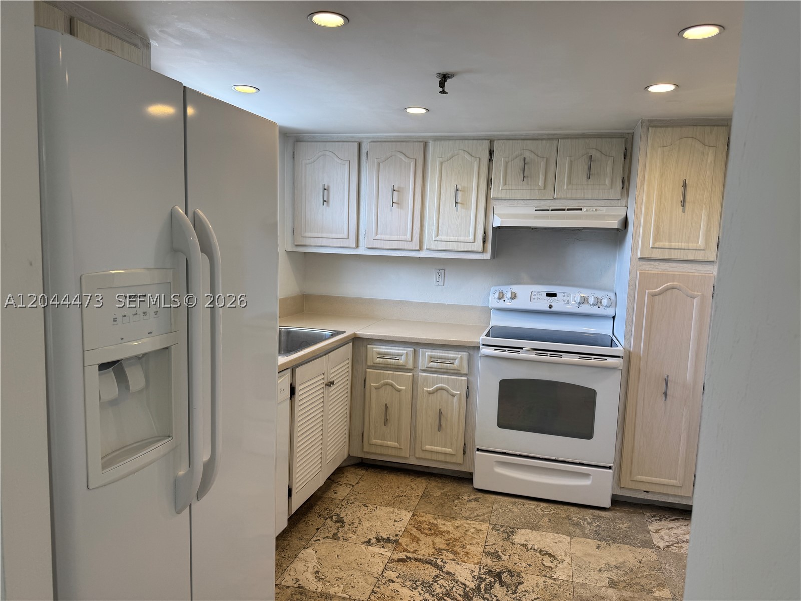 GOLDEN WEST CONDO - Residential Lease