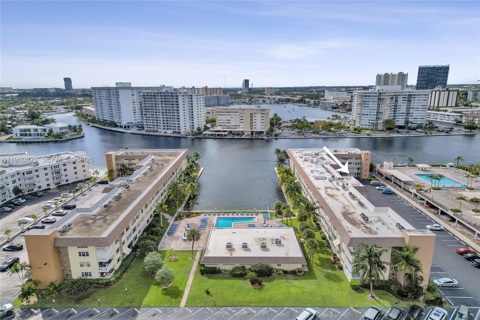 ISLANDS-BERMUDA CONDO - Residential