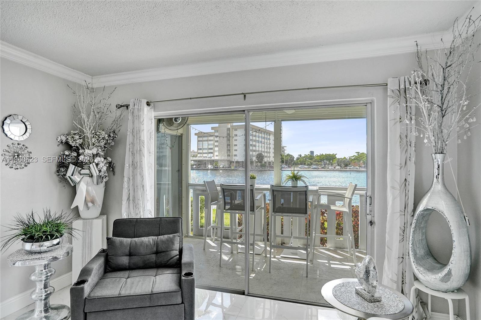 ISLANDS-BERMUDA CONDO - Residential