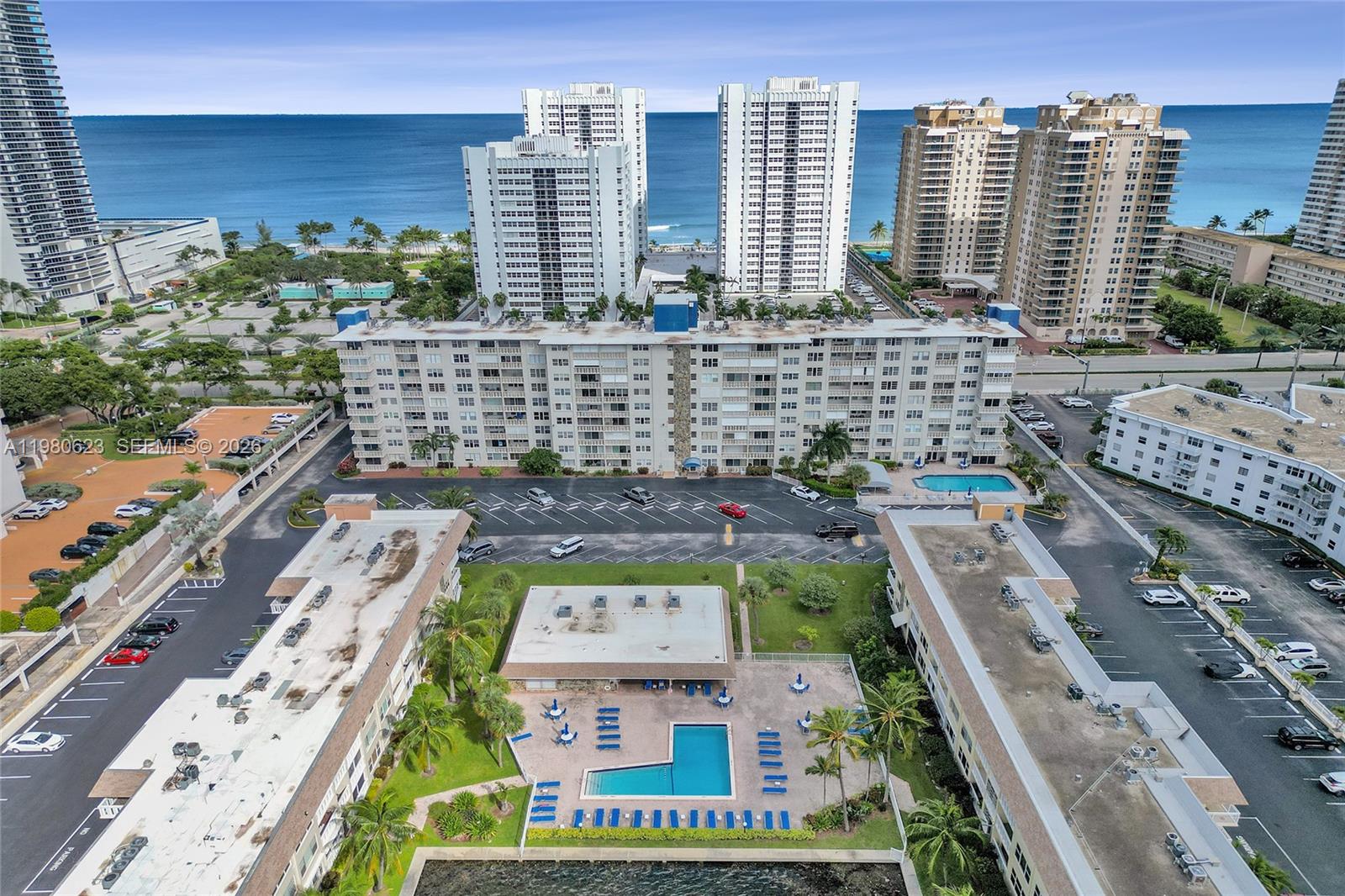 ISLANDS-BERMUDA CONDO - Residential