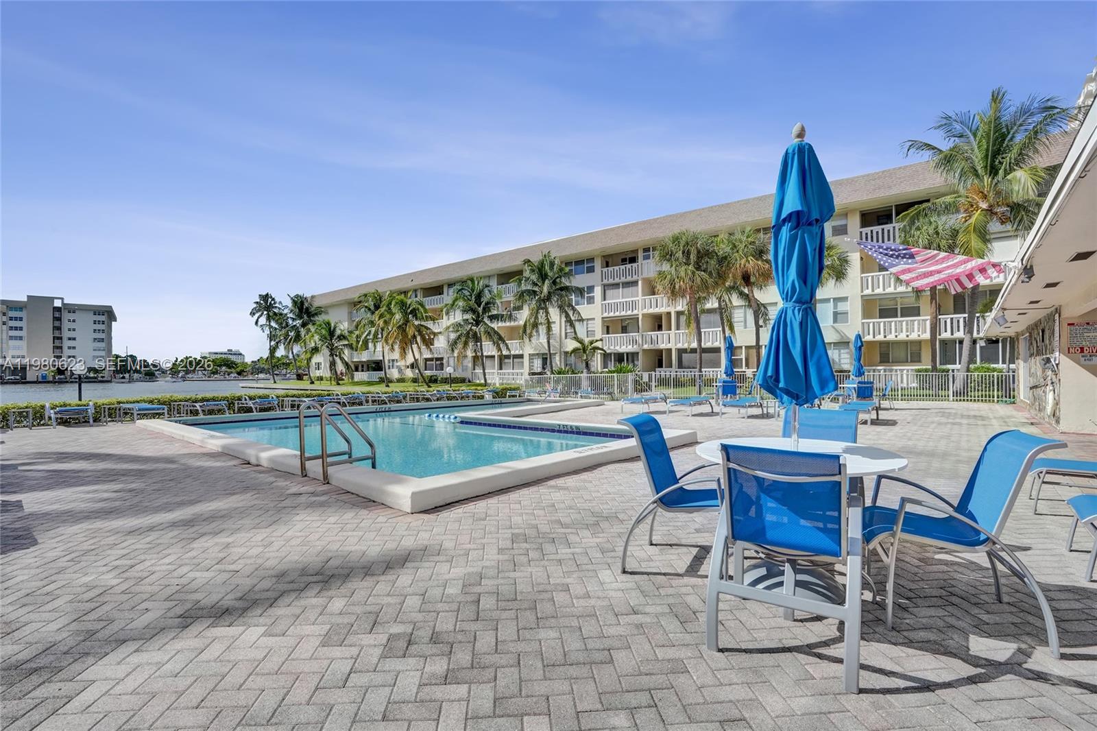 ISLANDS-BERMUDA CONDO - Residential