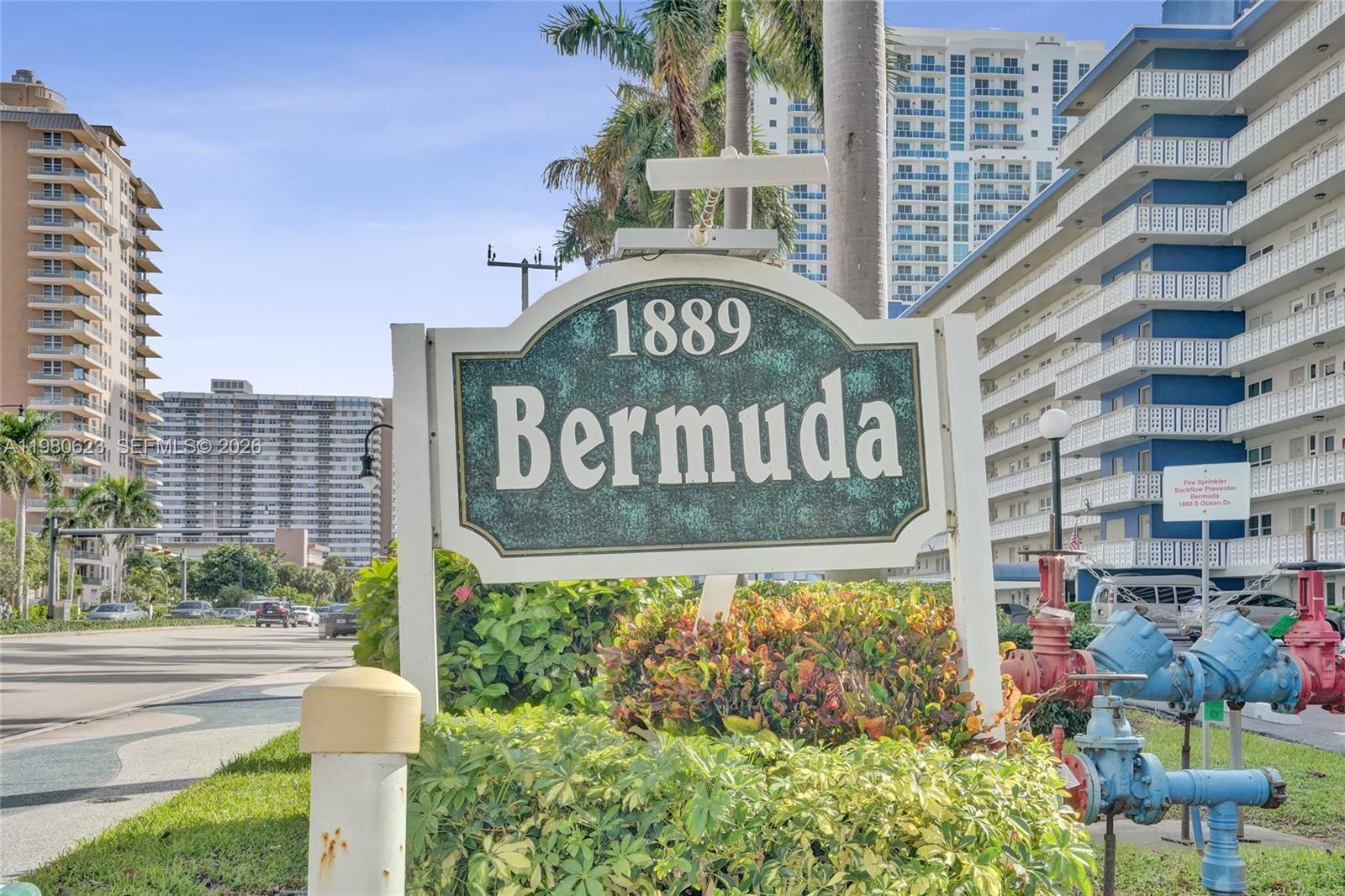 ISLANDS-BERMUDA CONDO - Residential