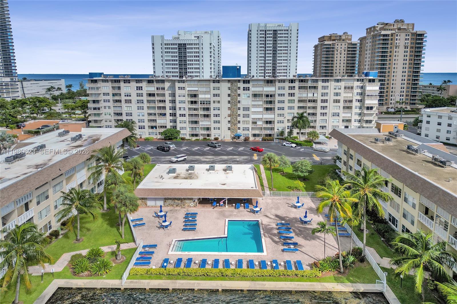 ISLANDS-BERMUDA CONDO - Residential