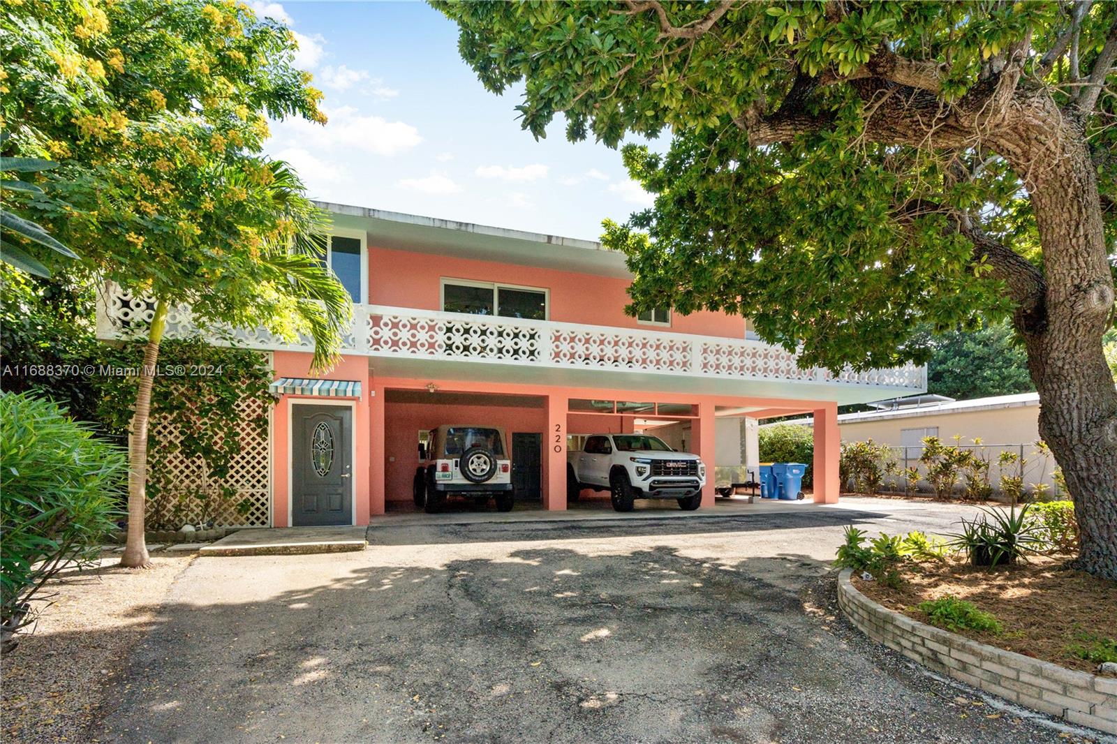 PLANTATION KEY COLONY - Residential