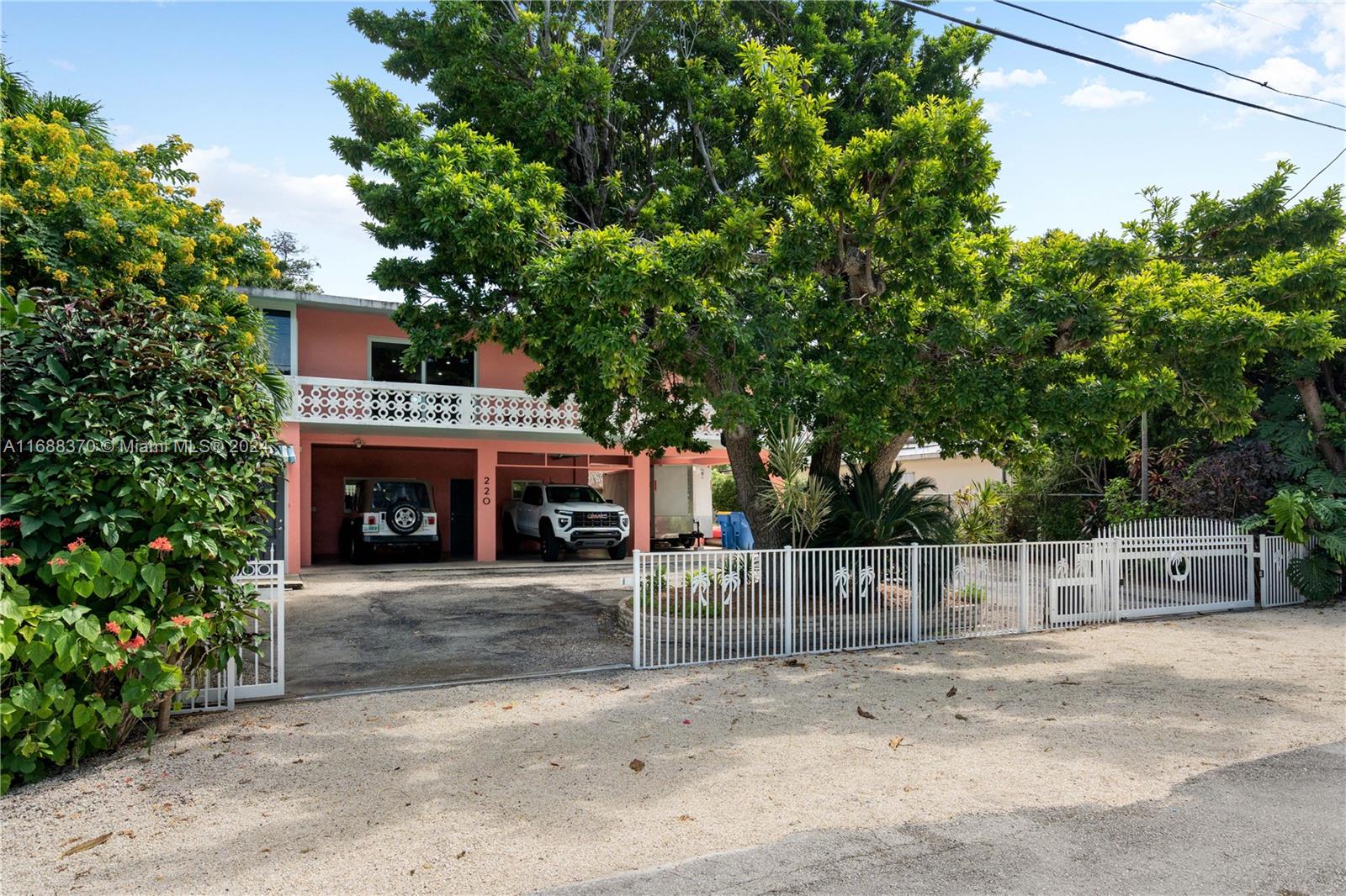 PLANTATION KEY COLONY - Residential