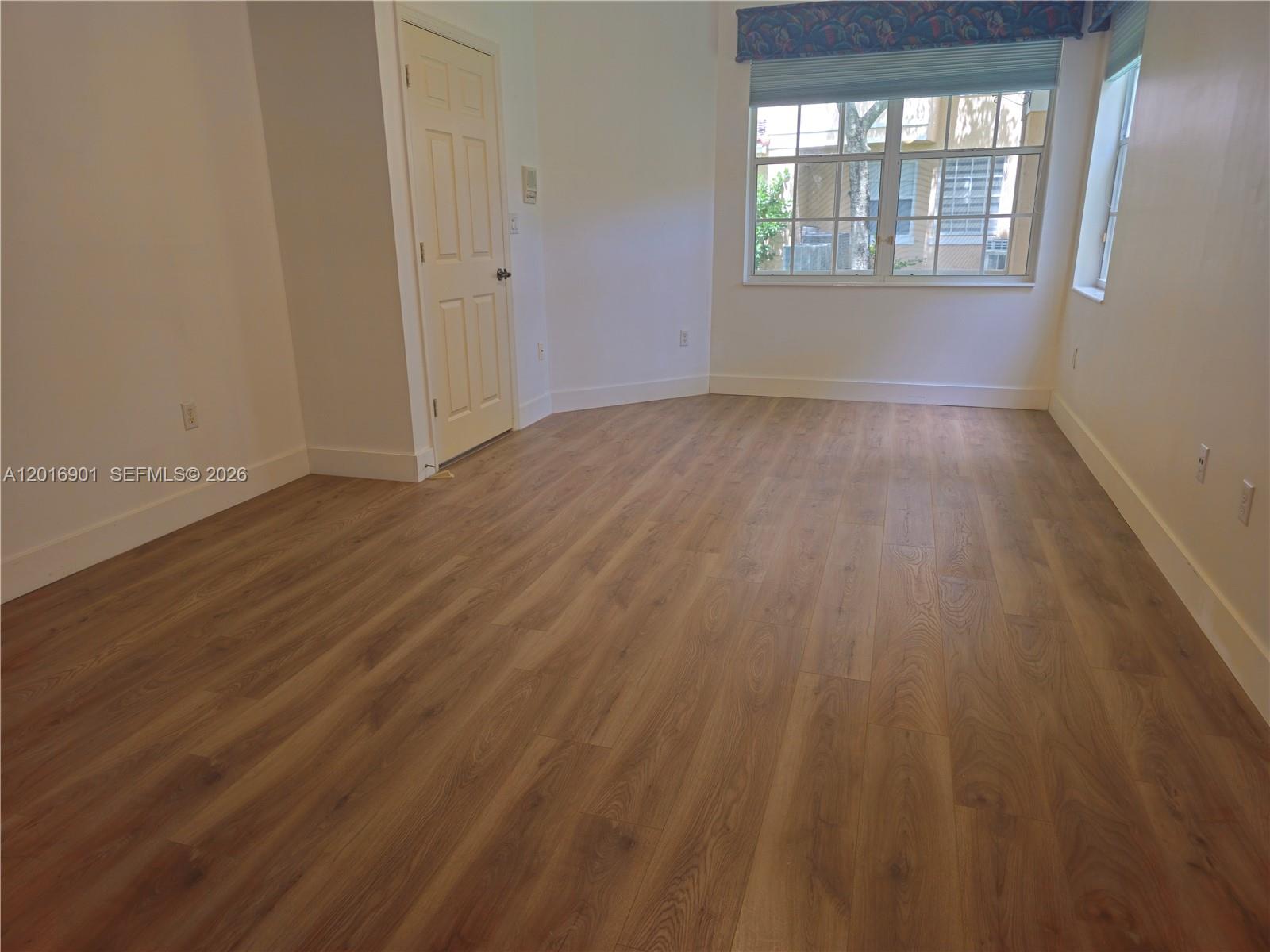 REGATTA POINTE CONDO NO S - Residential