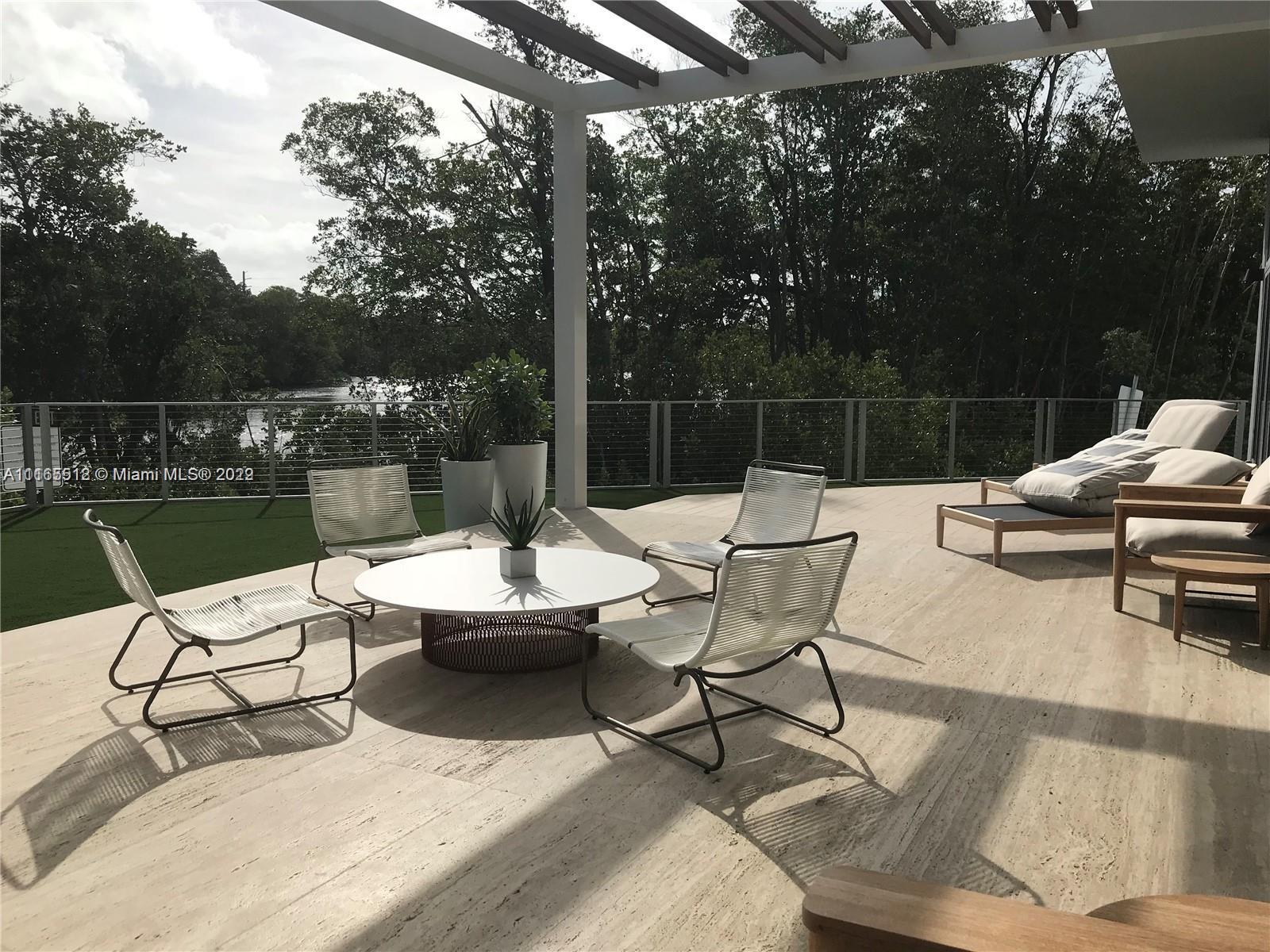 THE HARBOUR NORTH CONDO - Residential
