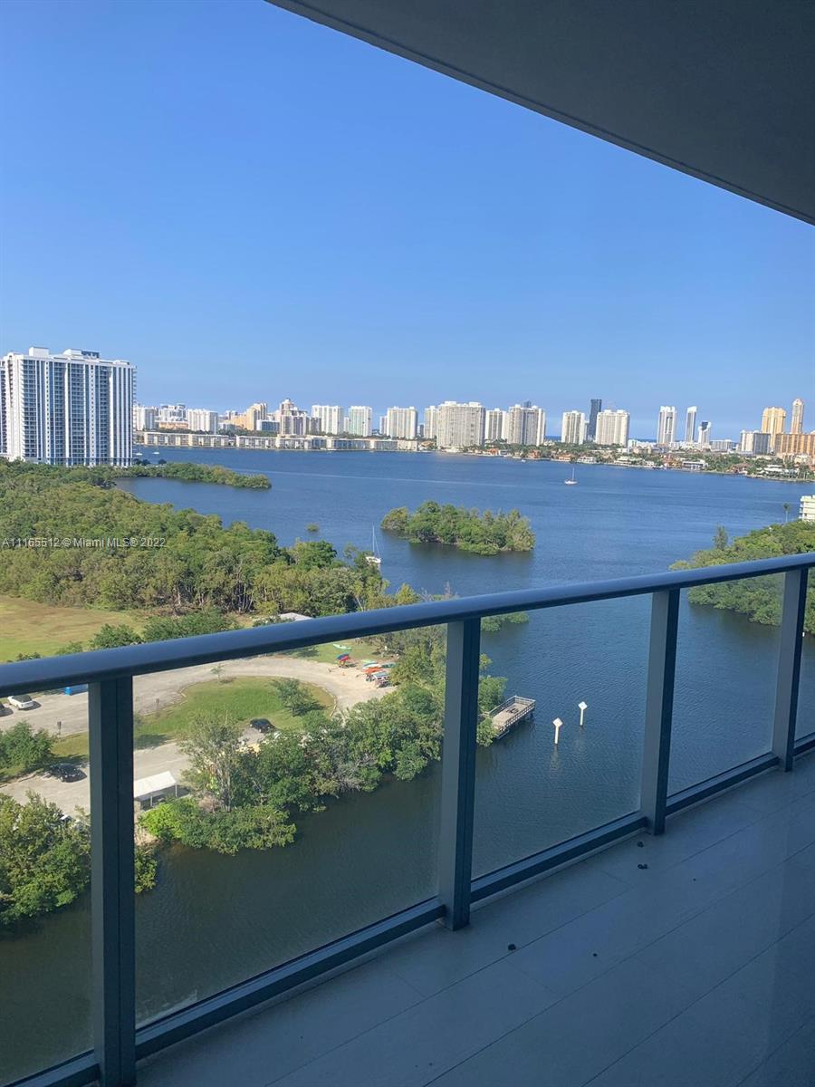 THE HARBOUR NORTH CONDO - Residential