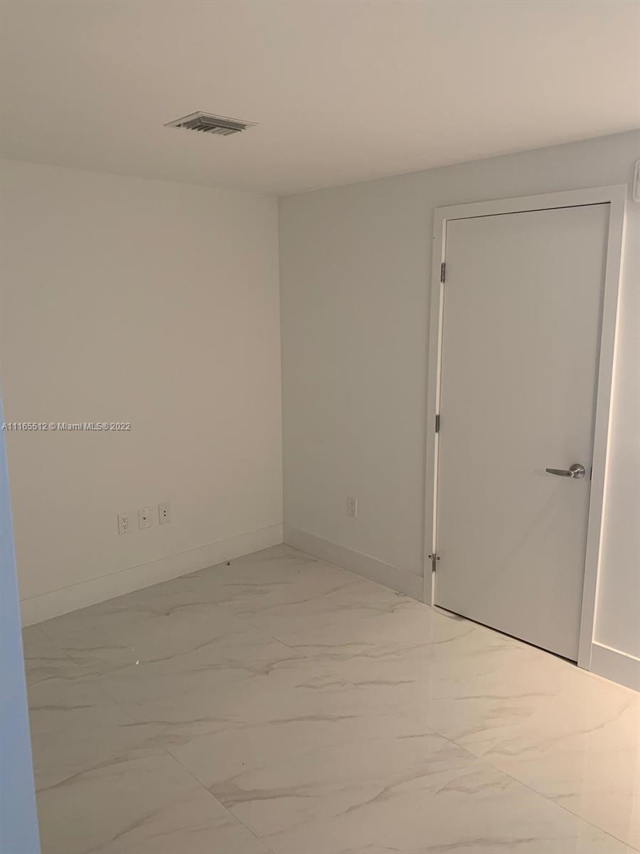 THE HARBOUR NORTH CONDO - Residential