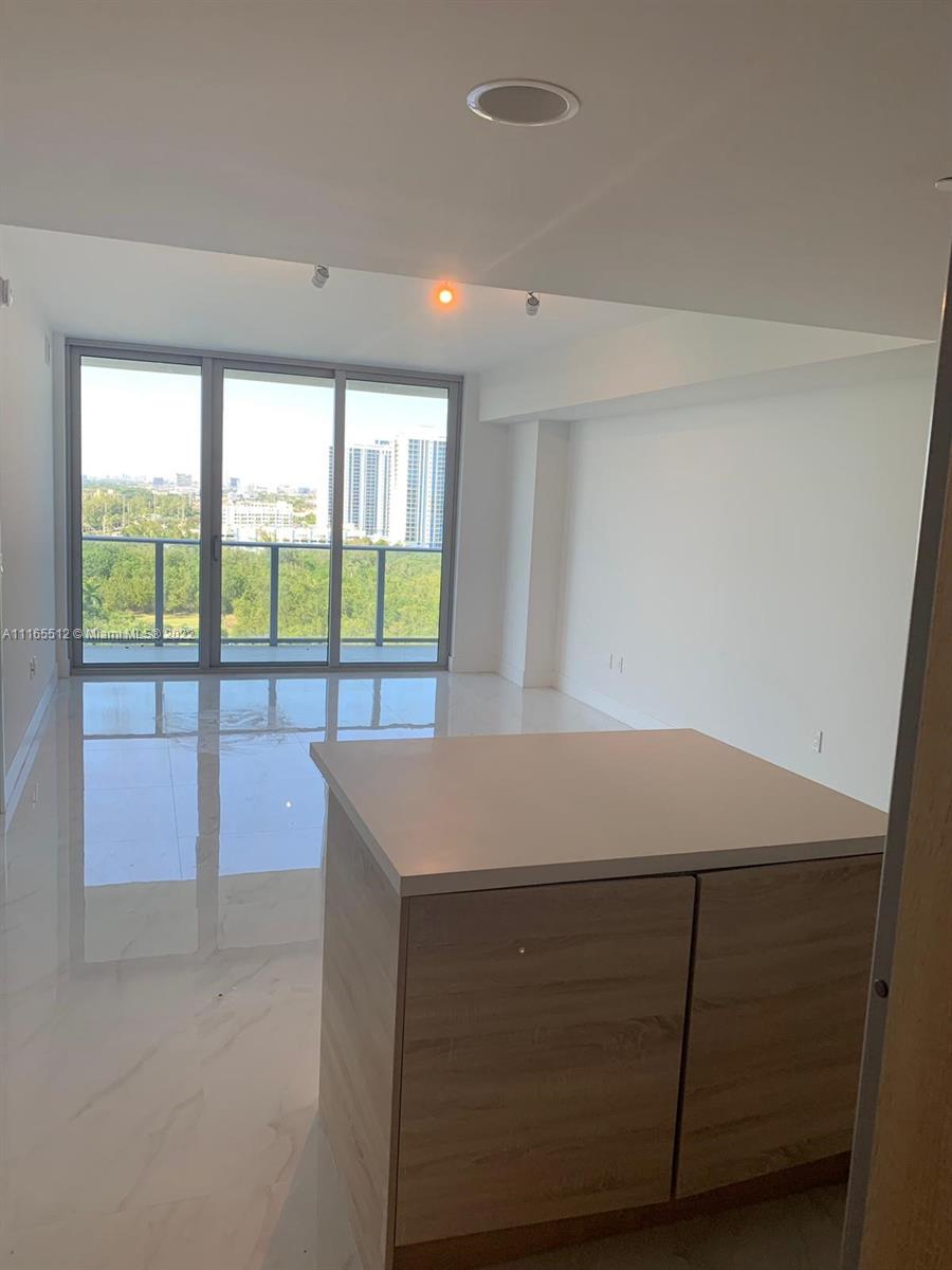 THE HARBOUR NORTH CONDO - Residential