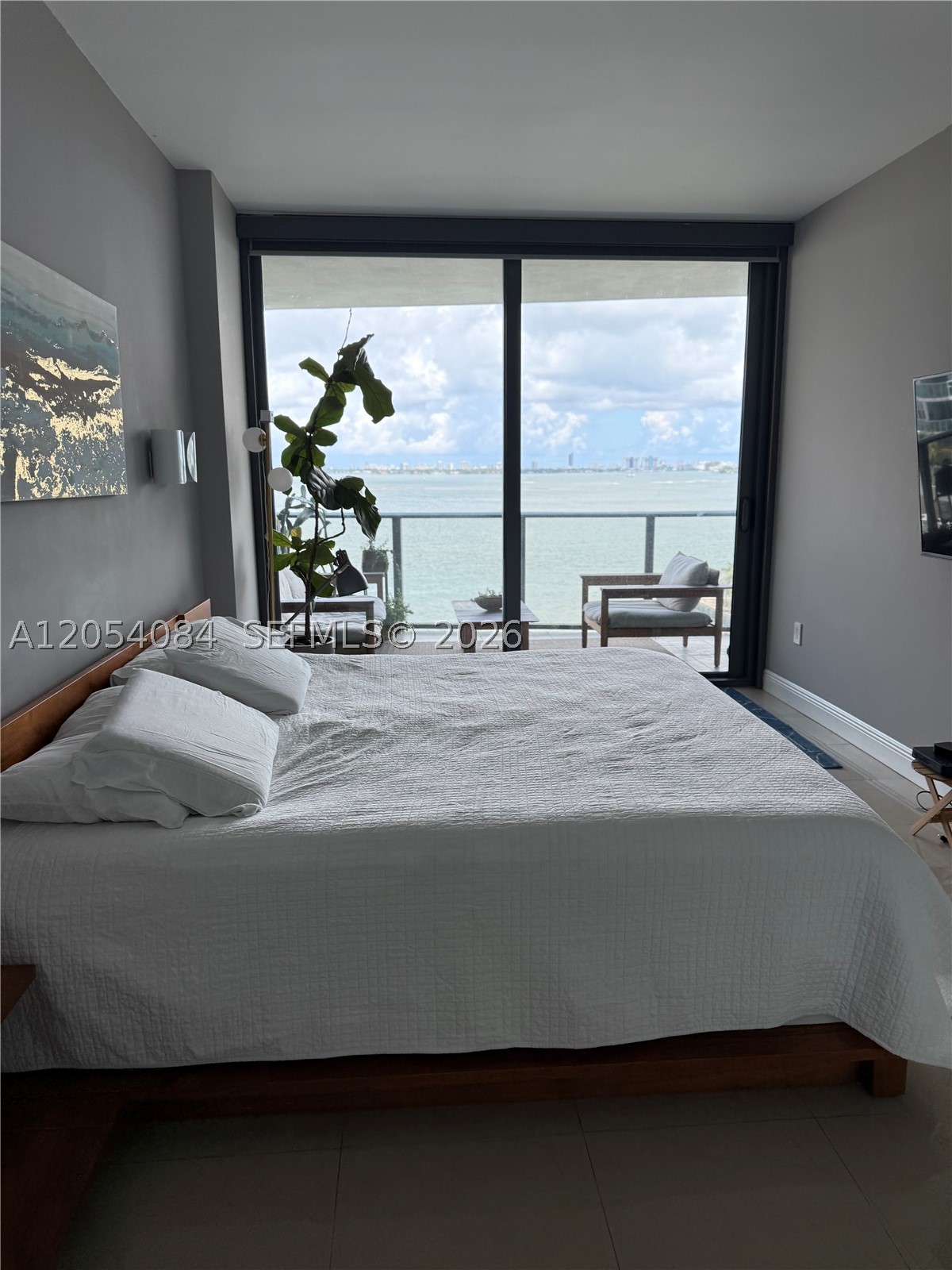 ICON BAY CONDO - Residential Lease