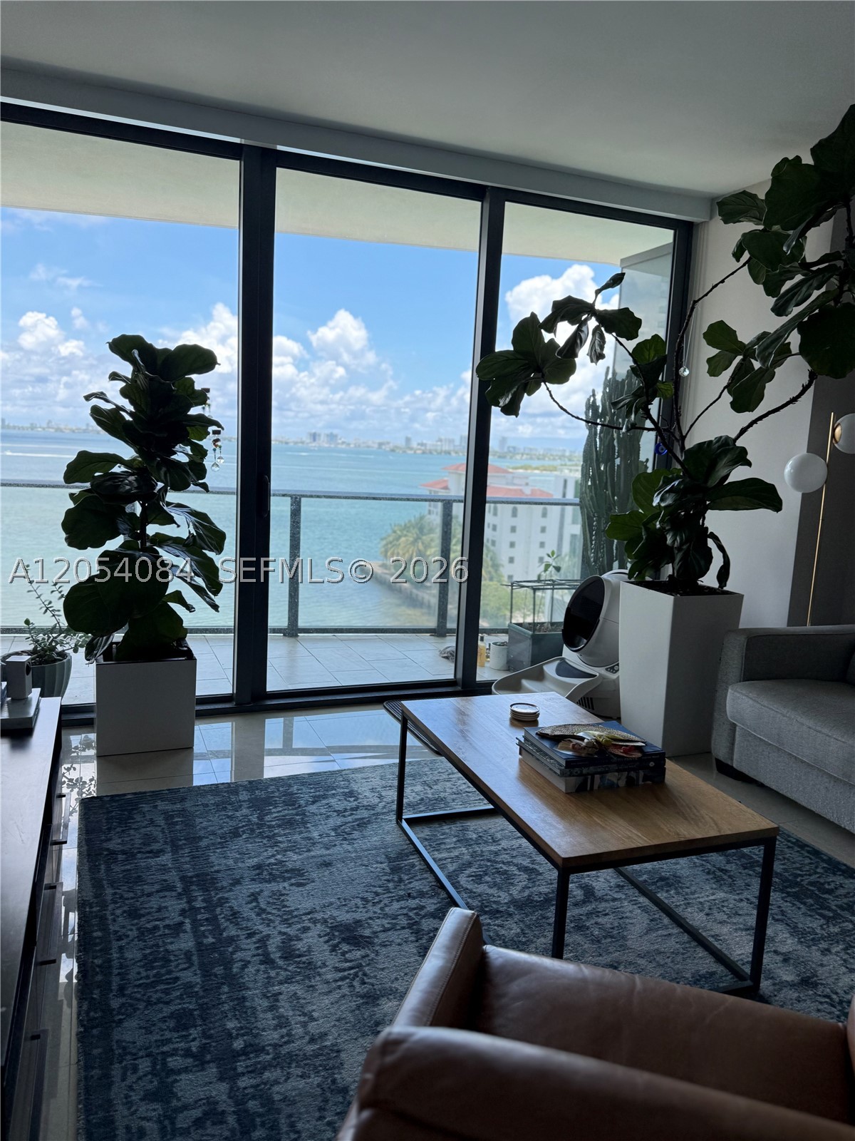 ICON BAY CONDO - Residential Lease