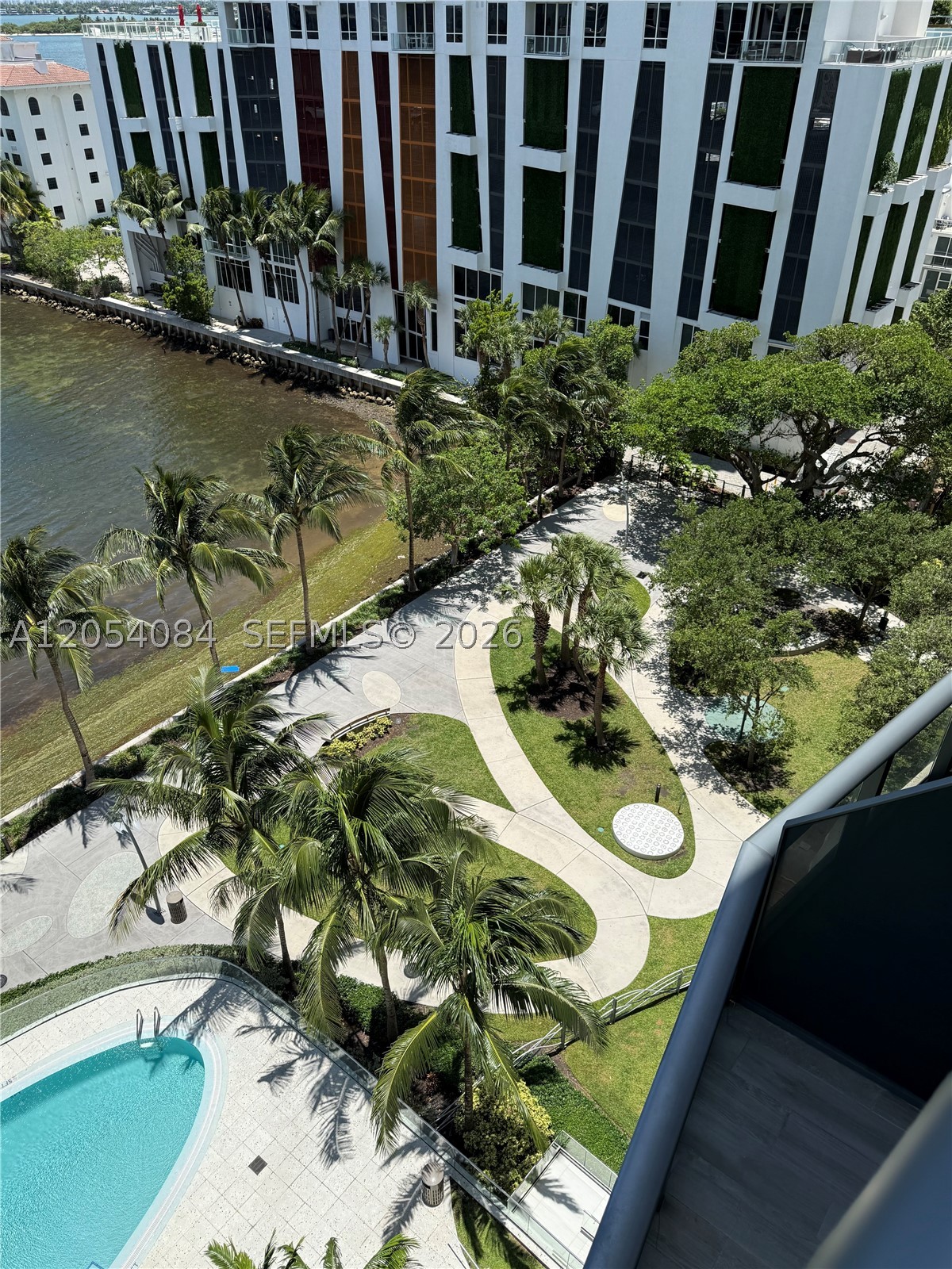 ICON BAY CONDO - Residential Lease