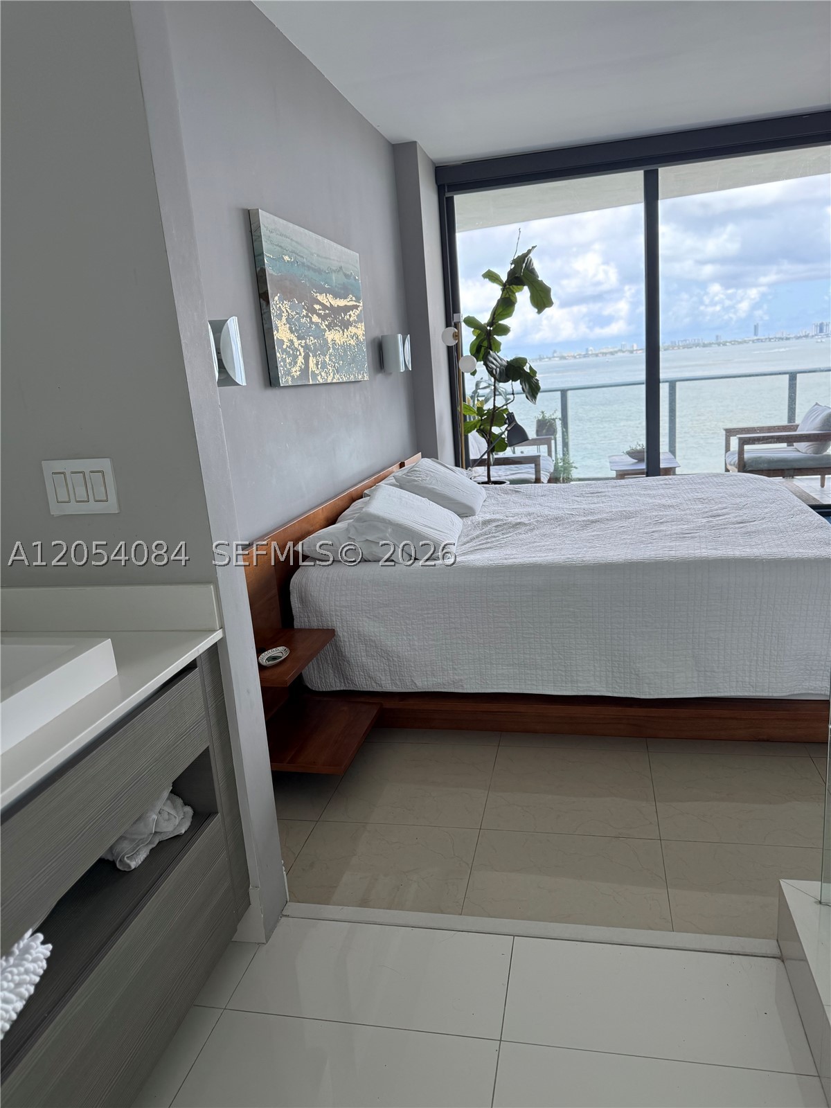 ICON BAY CONDO - Residential Lease