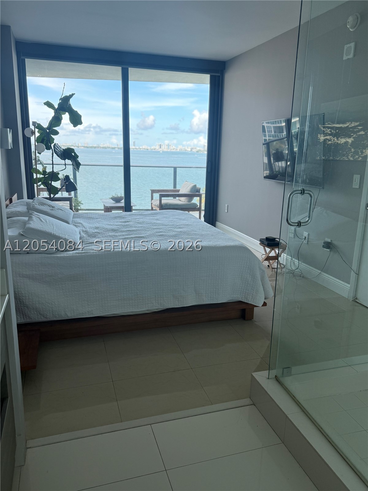 ICON BAY CONDO - Residential Lease