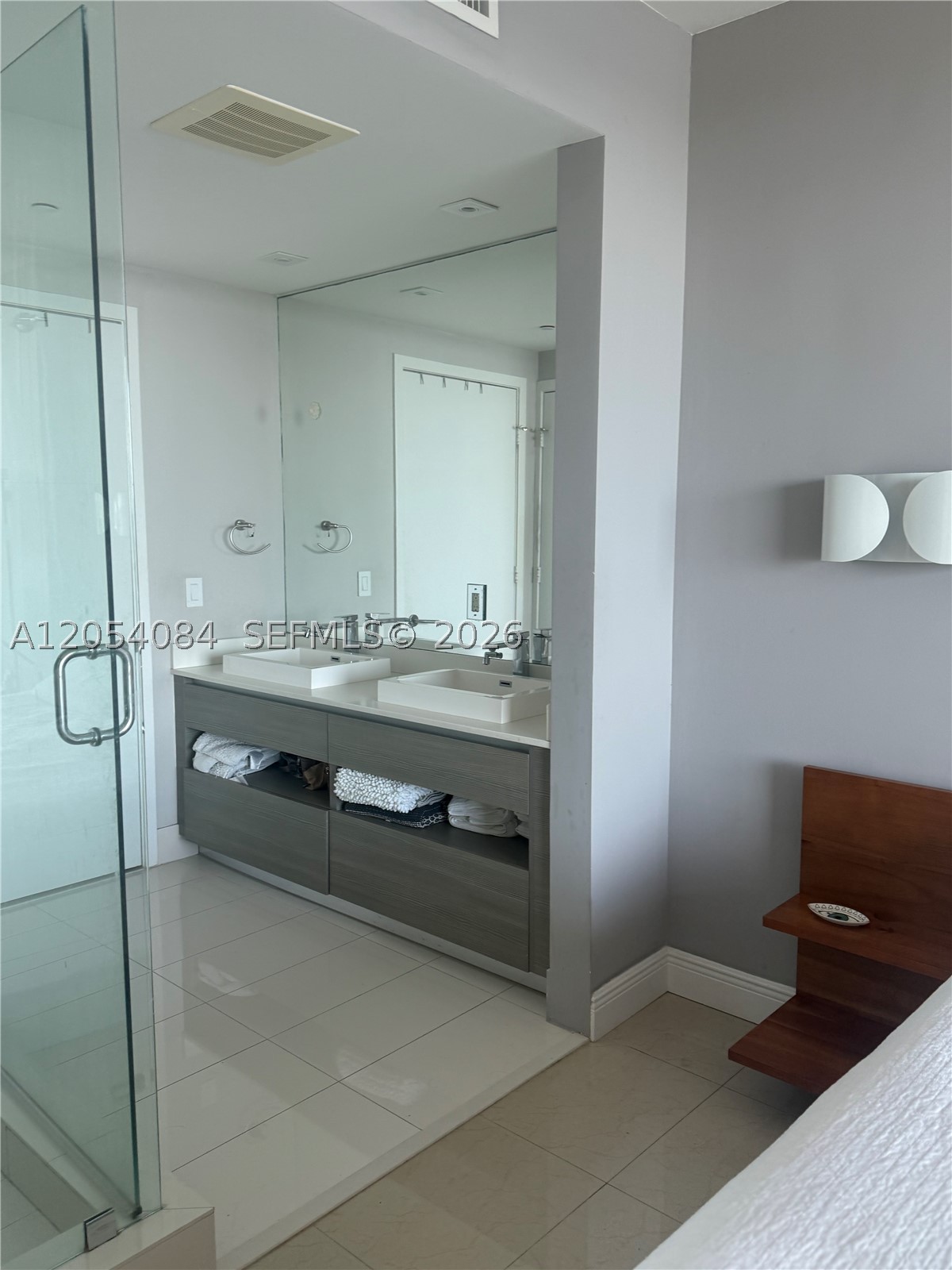 ICON BAY CONDO - Residential Lease