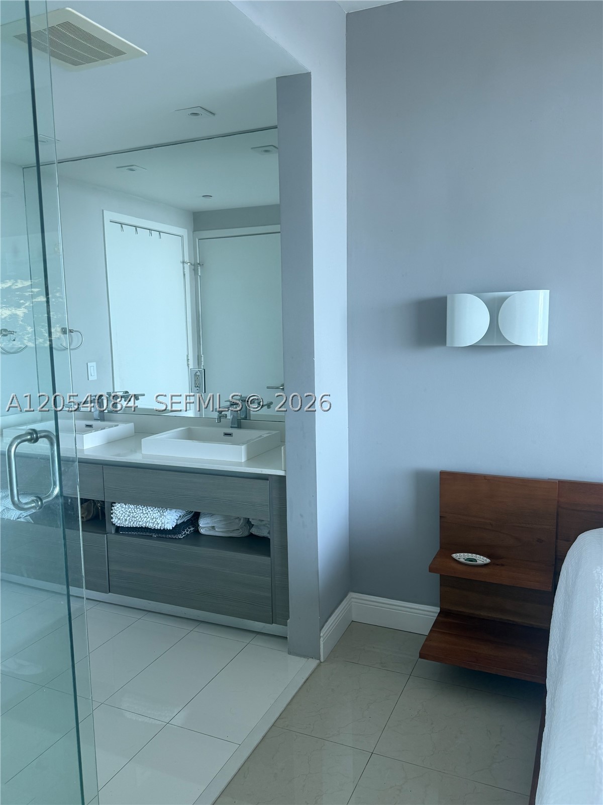 ICON BAY CONDO - Residential Lease