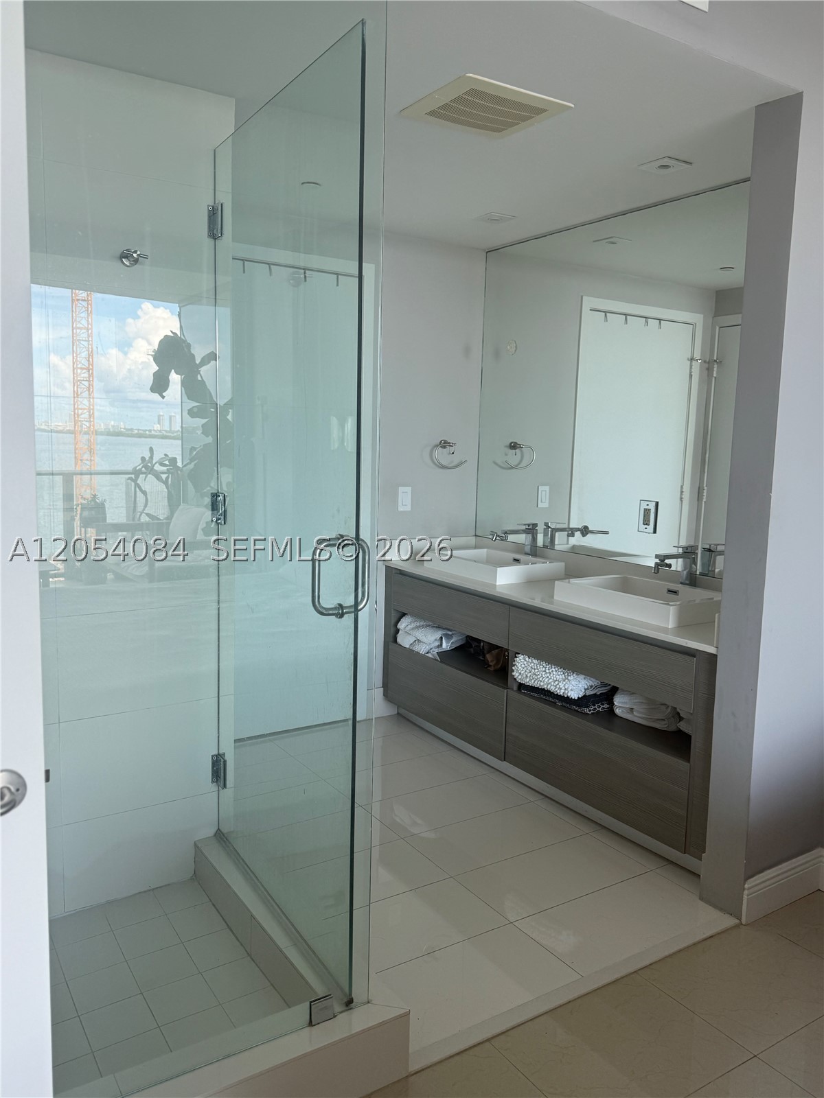 ICON BAY CONDO - Residential Lease