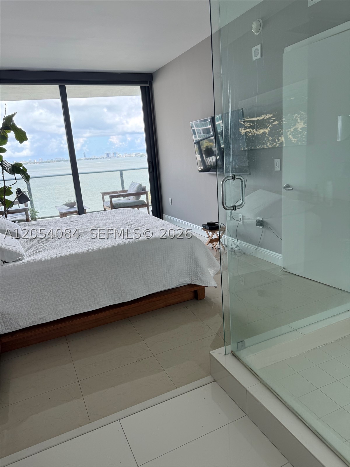 ICON BAY CONDO - Residential Lease