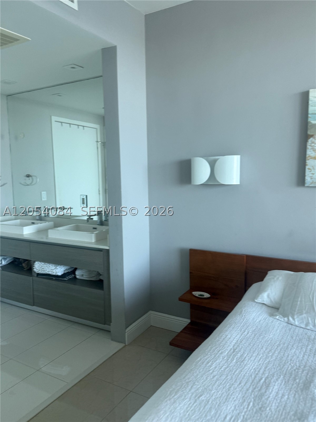 ICON BAY CONDO - Residential Lease