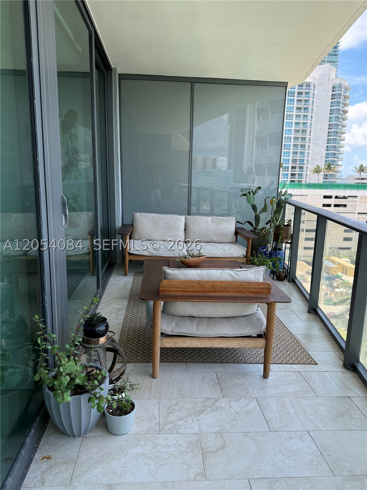 ICON BAY CONDO - Residential Lease