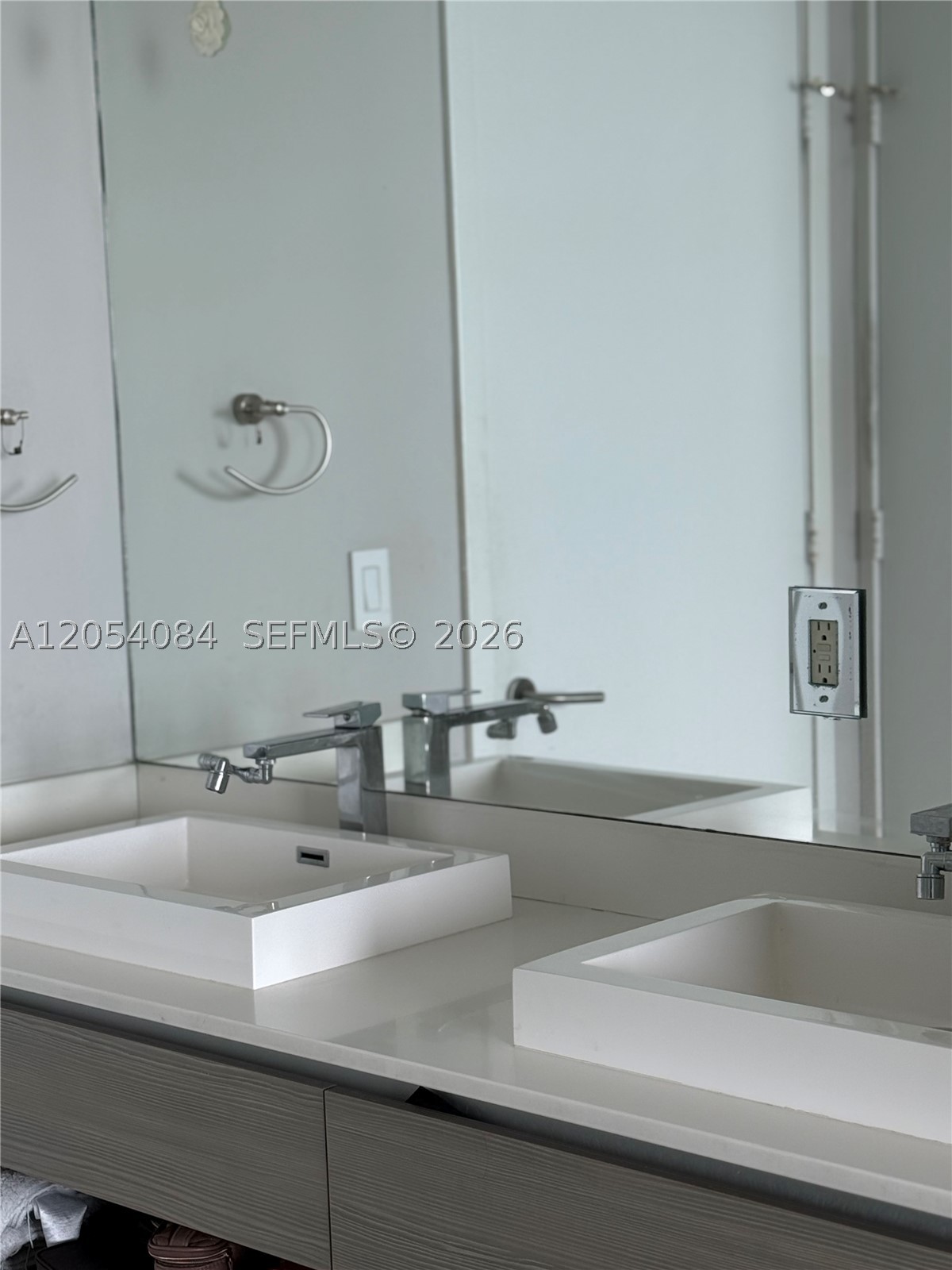 ICON BAY CONDO - Residential Lease