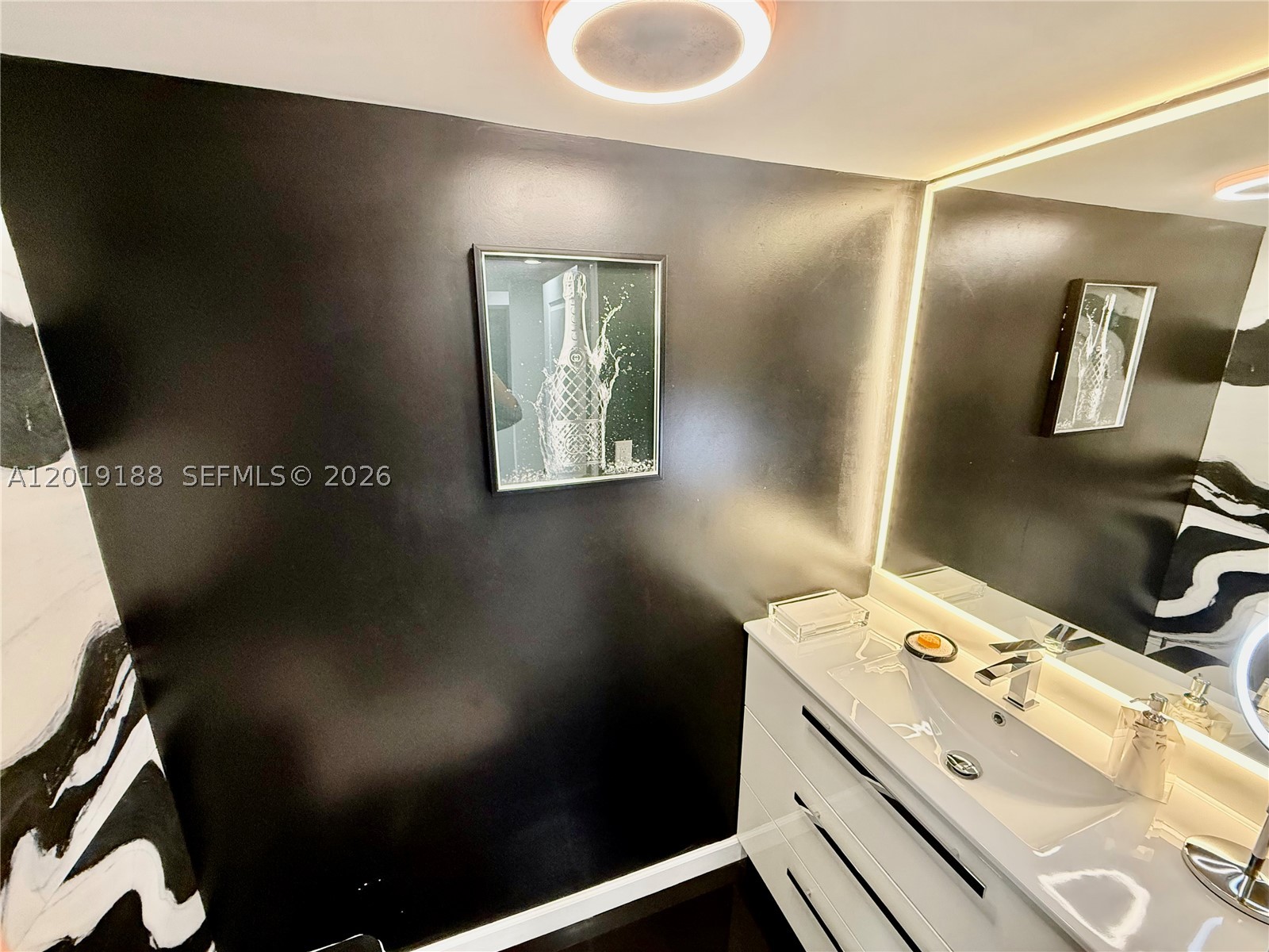 VENETIA CONDO - Residential