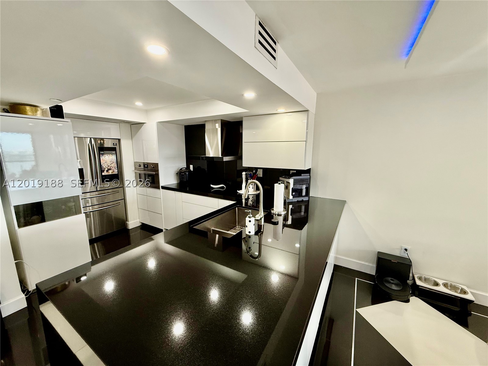 VENETIA CONDO - Residential