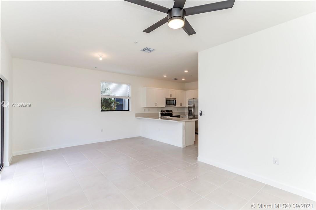 STELLAR PEMBROKE PINES - Residential Lease