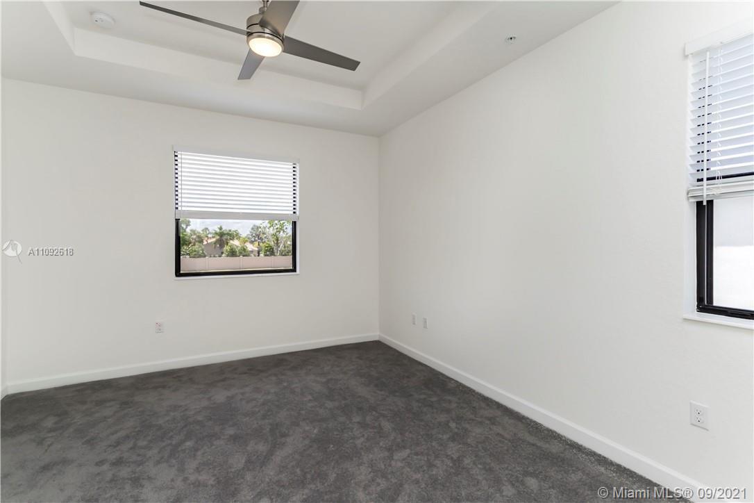 STELLAR PEMBROKE PINES - Residential Lease