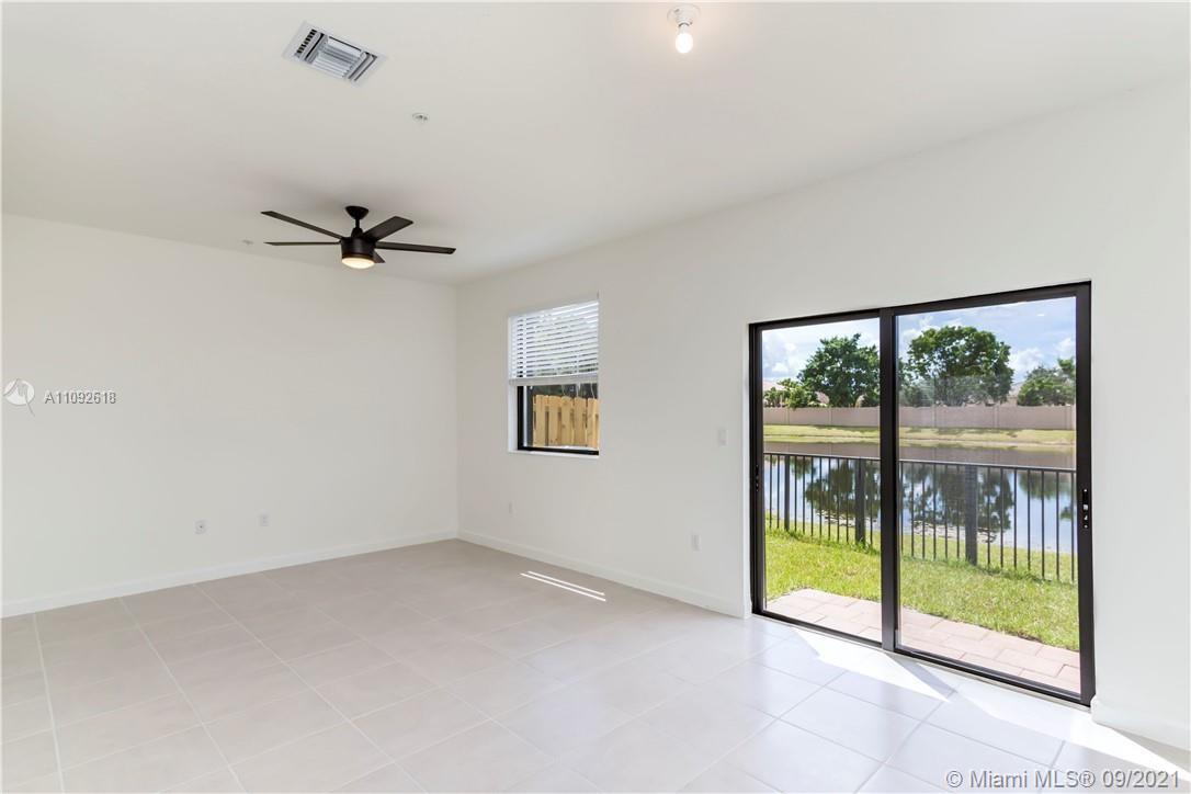 STELLAR PEMBROKE PINES - Residential Lease