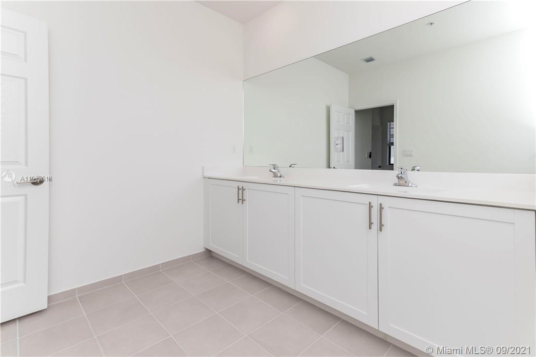 STELLAR PEMBROKE PINES - Residential Lease
