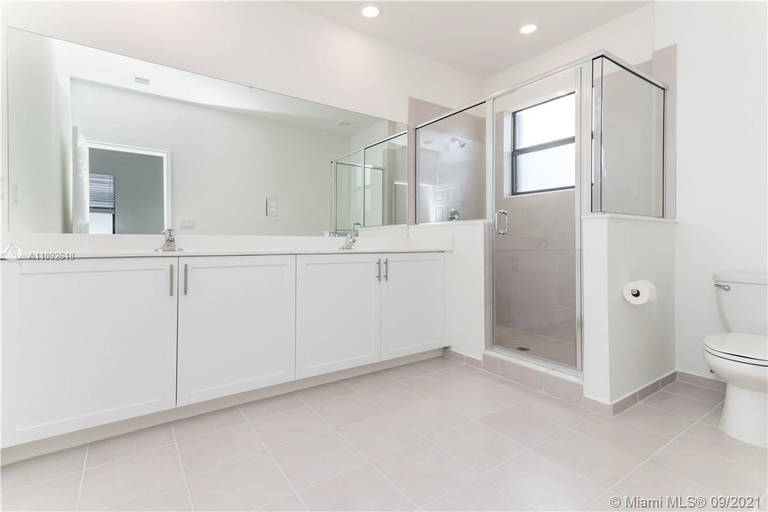 STELLAR PEMBROKE PINES - Residential Lease