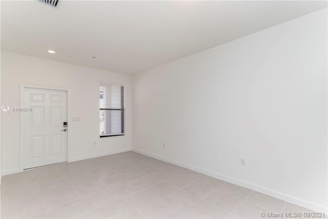 STELLAR PEMBROKE PINES - Residential Lease