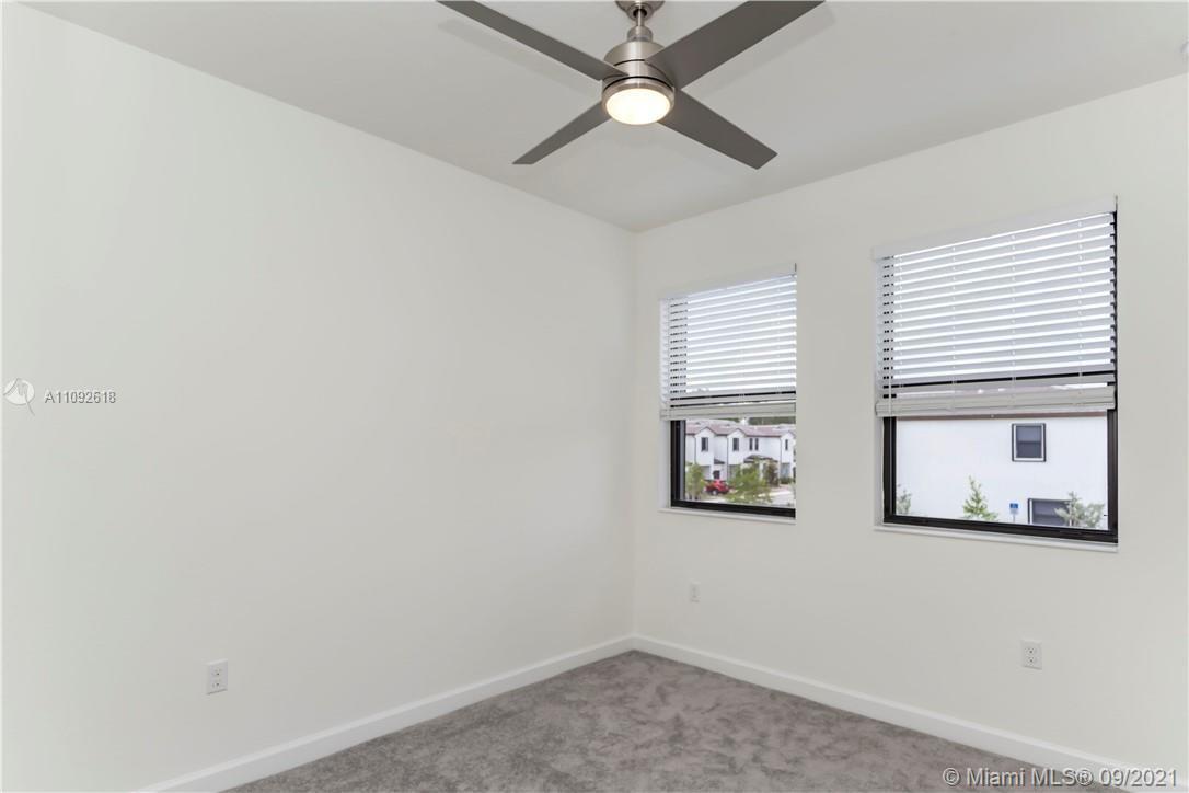 STELLAR PEMBROKE PINES - Residential Lease