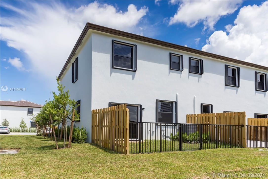 STELLAR PEMBROKE PINES - Residential Lease