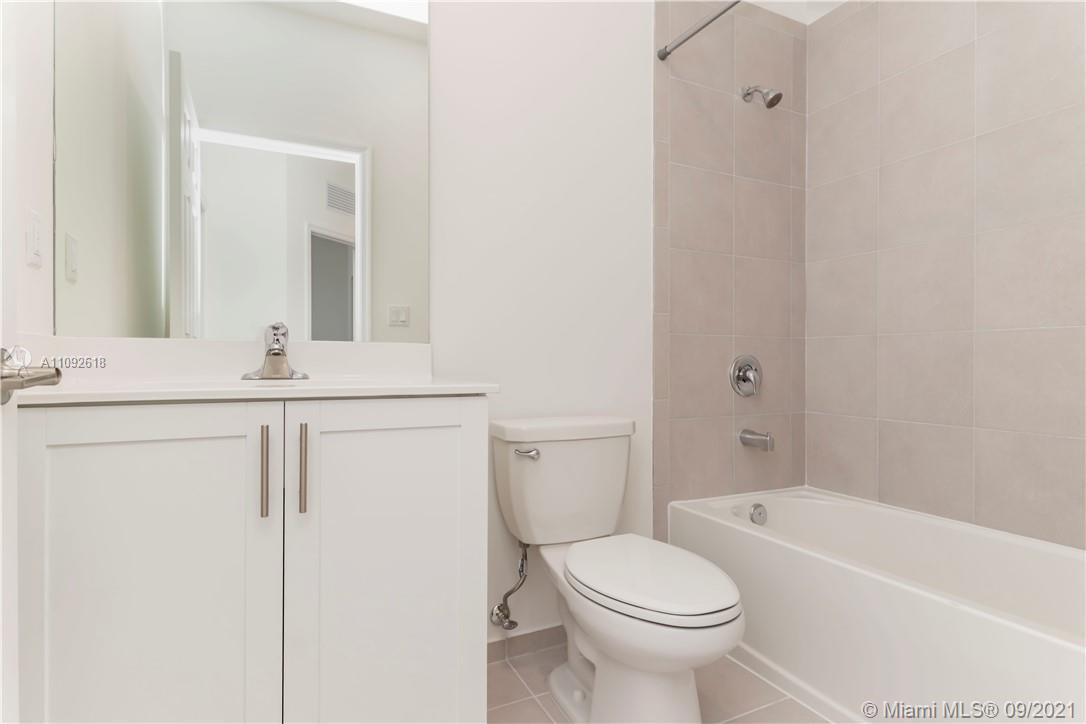 STELLAR PEMBROKE PINES - Residential Lease