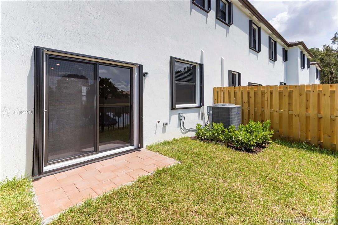 STELLAR PEMBROKE PINES - Residential Lease