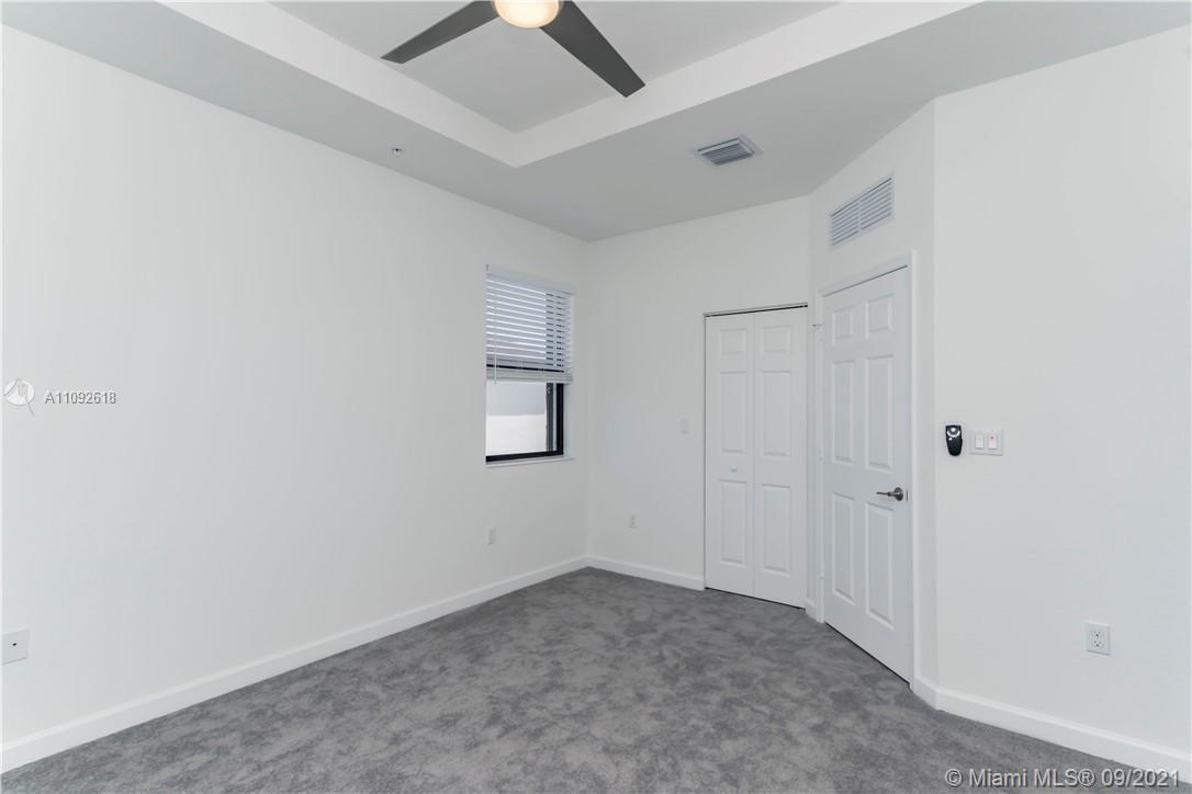 STELLAR PEMBROKE PINES - Residential Lease