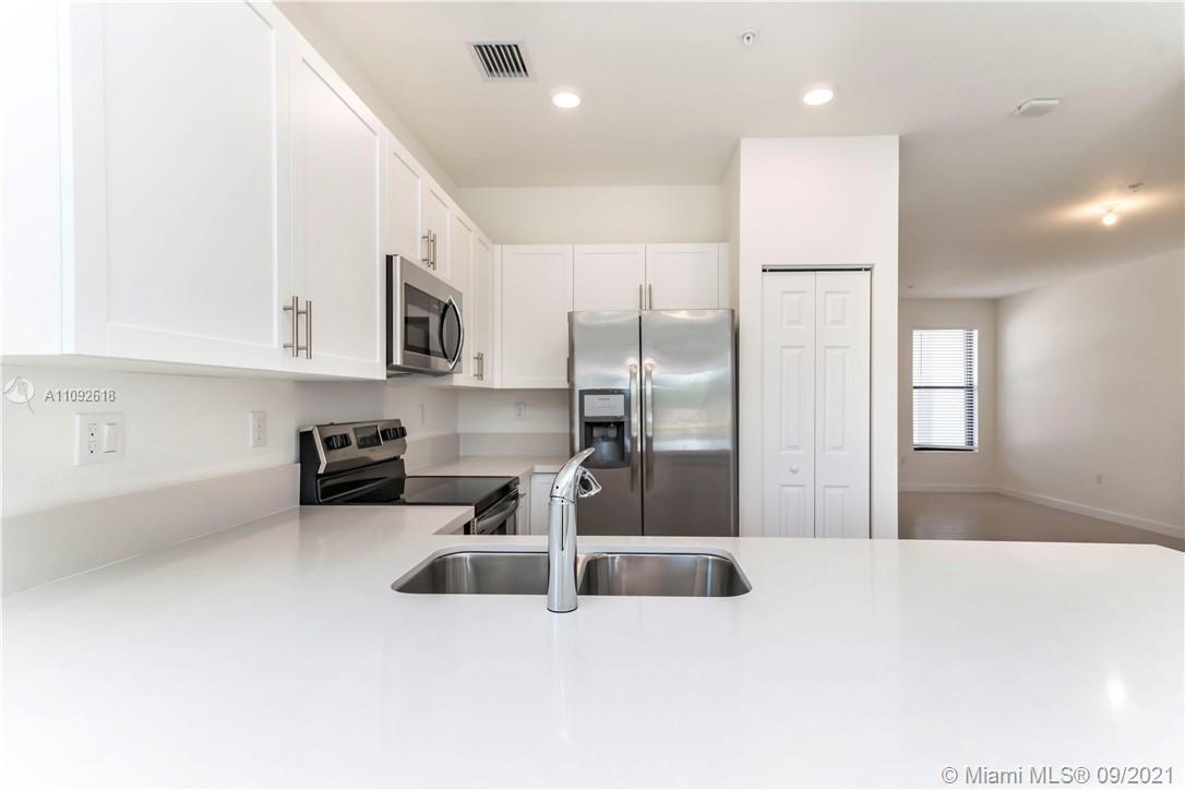 STELLAR PEMBROKE PINES - Residential Lease